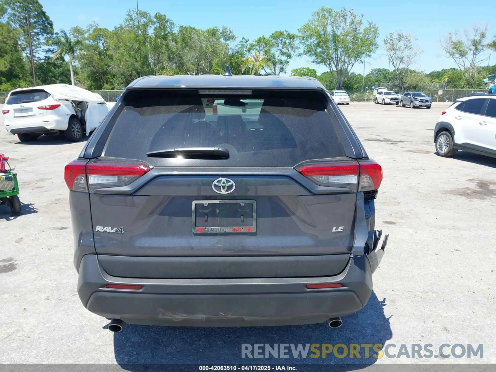 16 Photograph of a damaged car 2T3K1RFV5RC279291 TOYOTA RAV4 2024