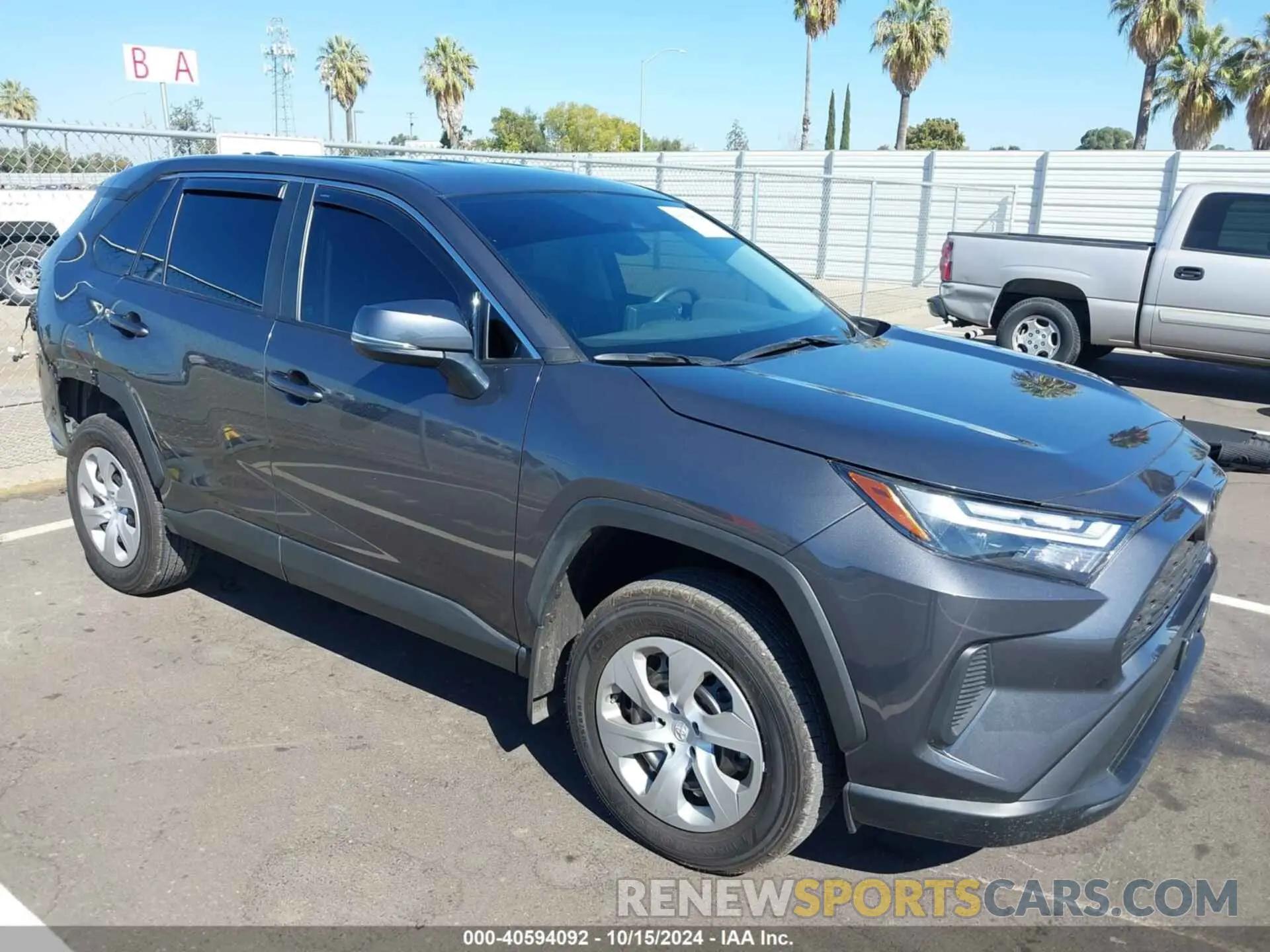 1 Фотография поврежденного автомобиля 2T3K1RFV5RW348513 TOYOTA RAV4 2024