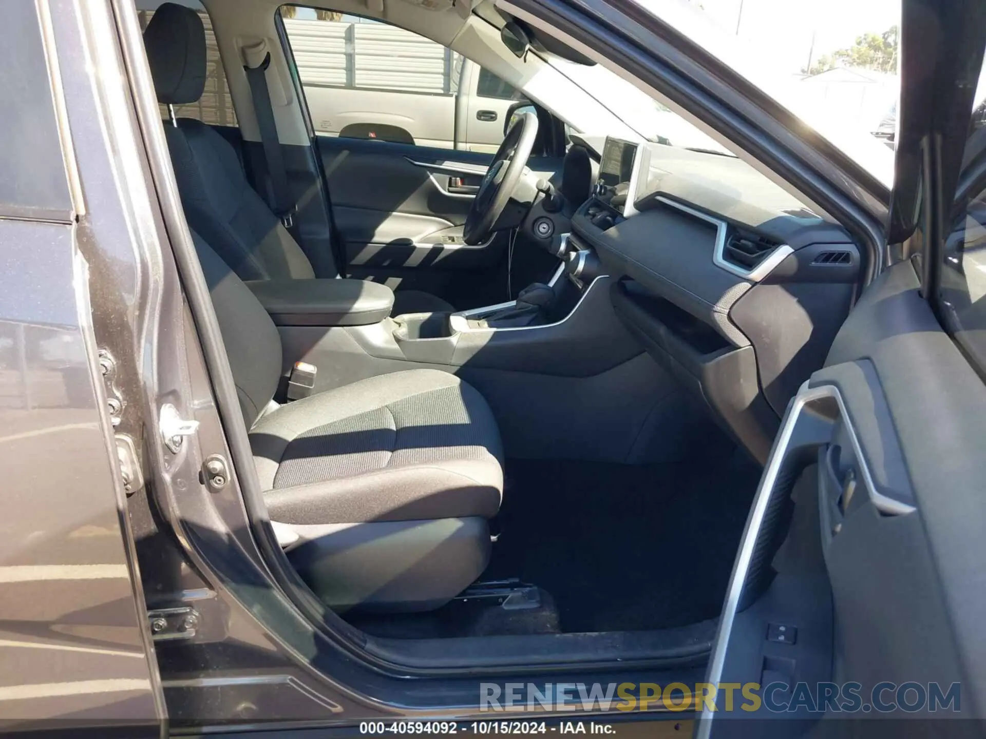 5 Фотография поврежденного автомобиля 2T3K1RFV5RW348513 TOYOTA RAV4 2024