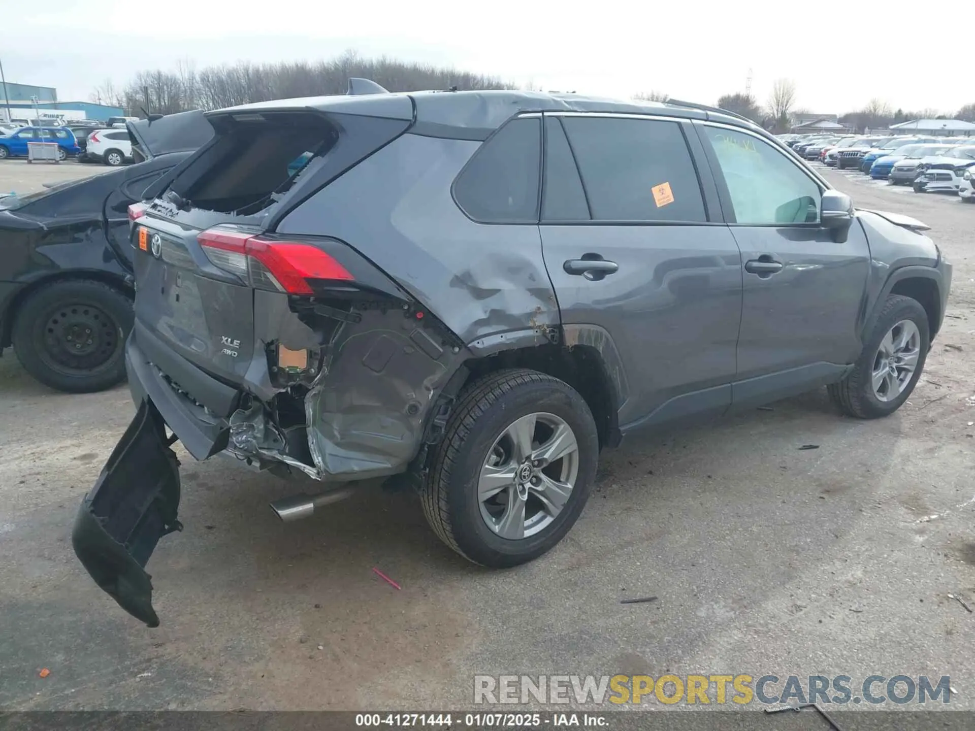 4 Photograph of a damaged car 2T3P1RFV0RC419561 TOYOTA RAV4 2024