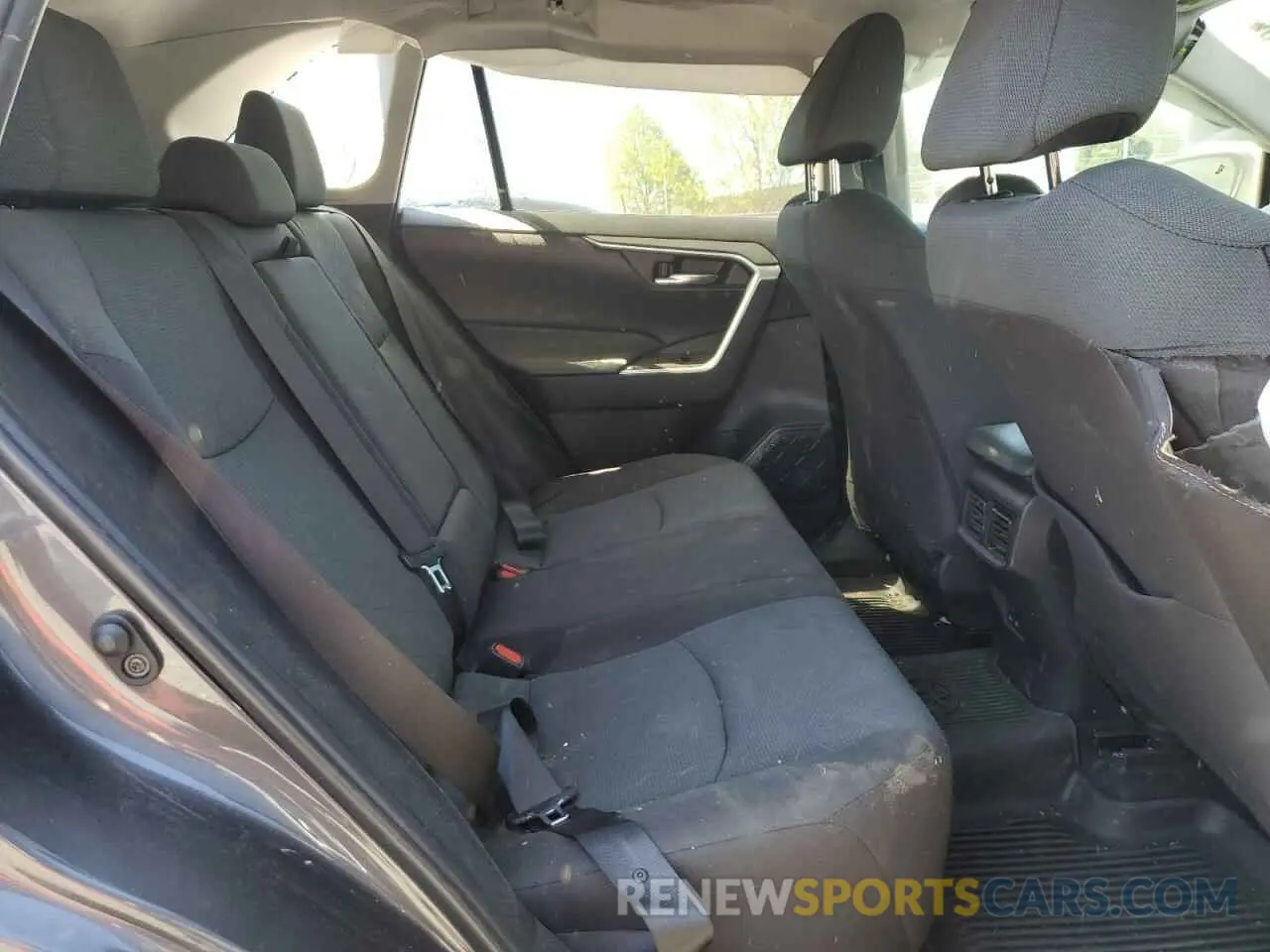 11 Фотография поврежденного автомобиля 2T3P1RFV0RW445253 TOYOTA RAV4 2024