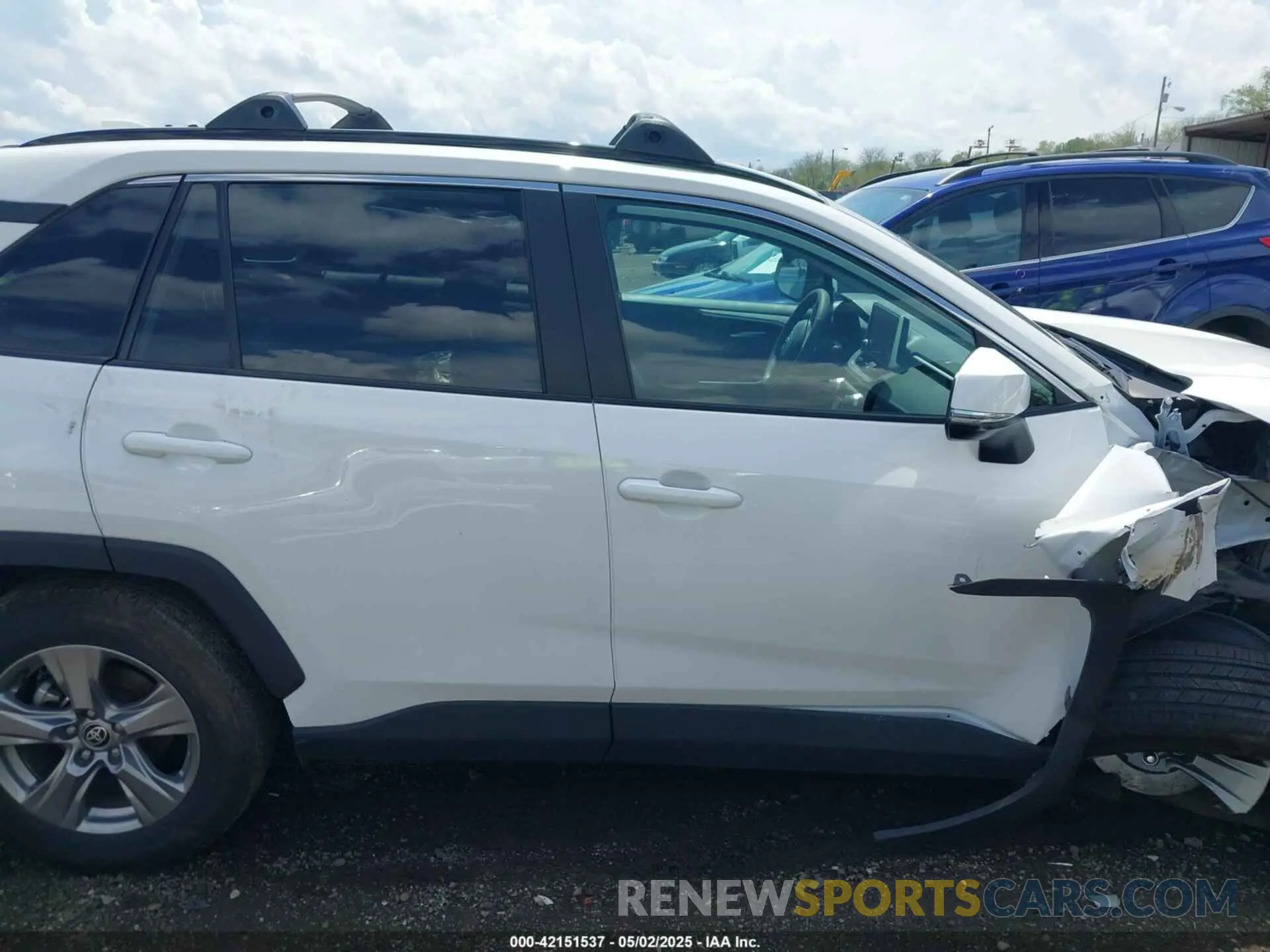 13 Photograph of a damaged car 2T3P1RFV0RW465695 TOYOTA RAV4 2024