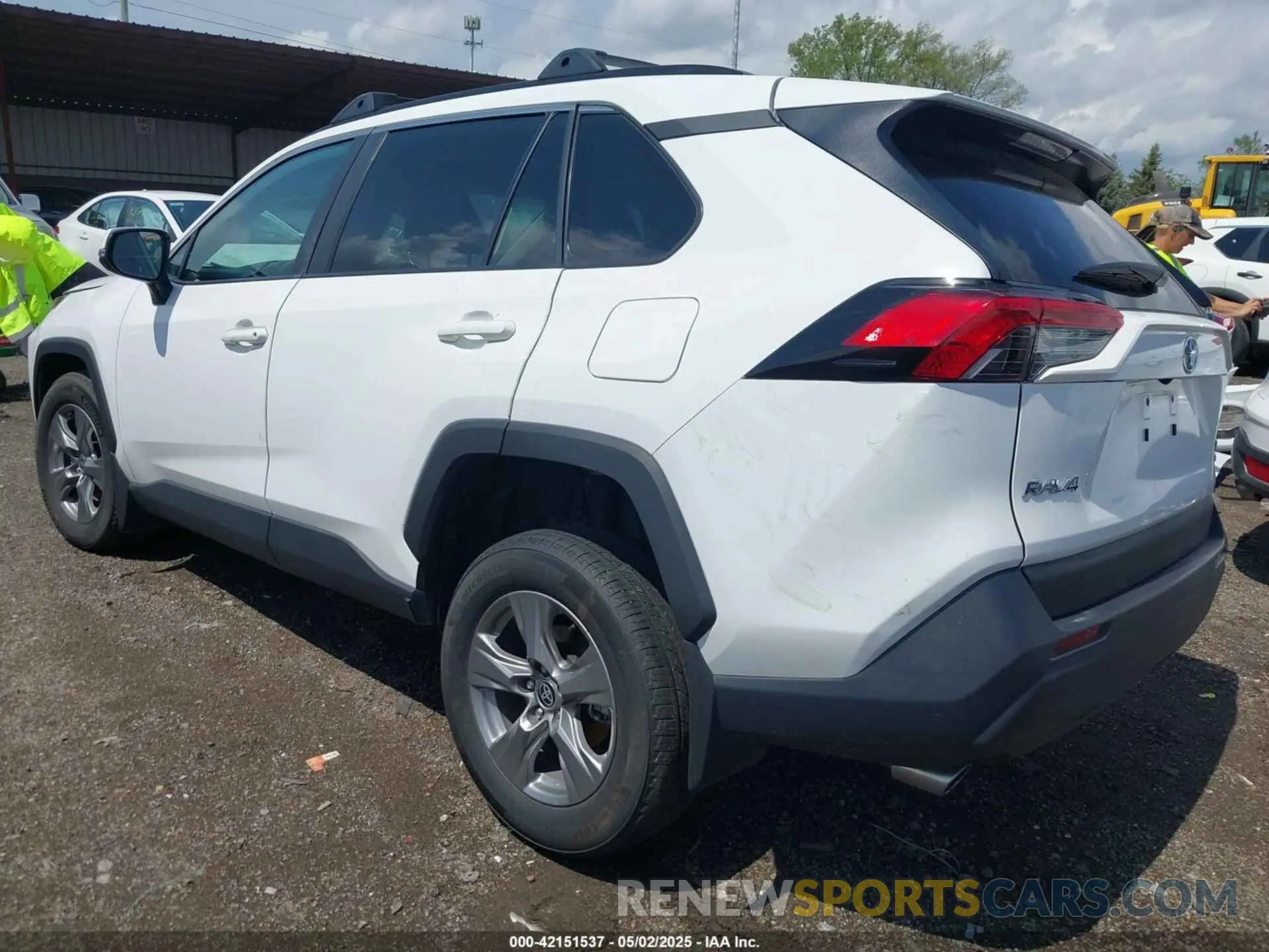 3 Photograph of a damaged car 2T3P1RFV0RW465695 TOYOTA RAV4 2024