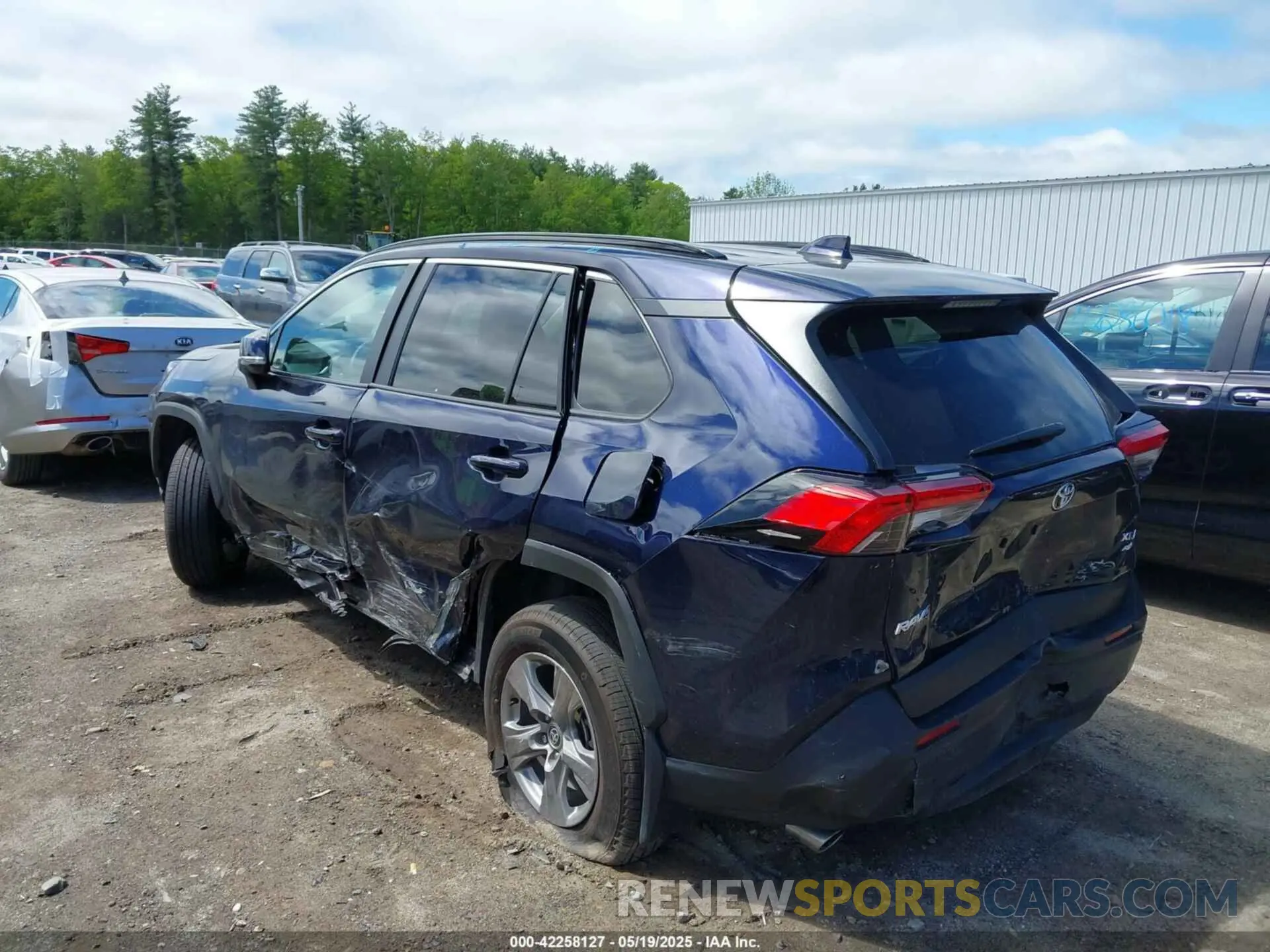 3 Фотография поврежденного автомобиля 2T3P1RFV0RW482707 TOYOTA RAV4 2024