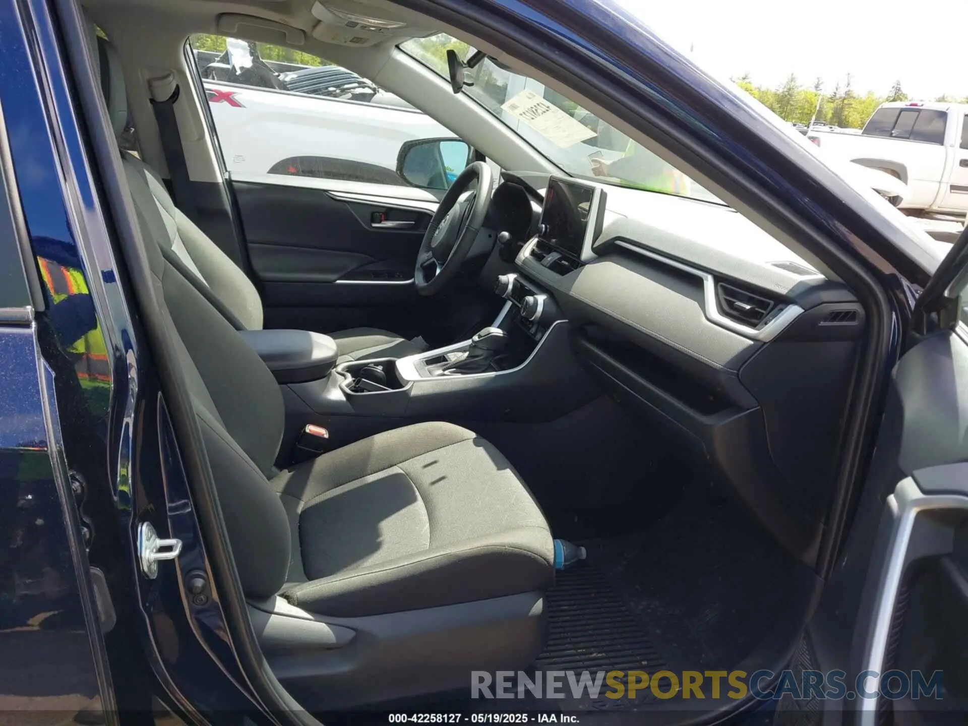 5 Фотография поврежденного автомобиля 2T3P1RFV0RW482707 TOYOTA RAV4 2024