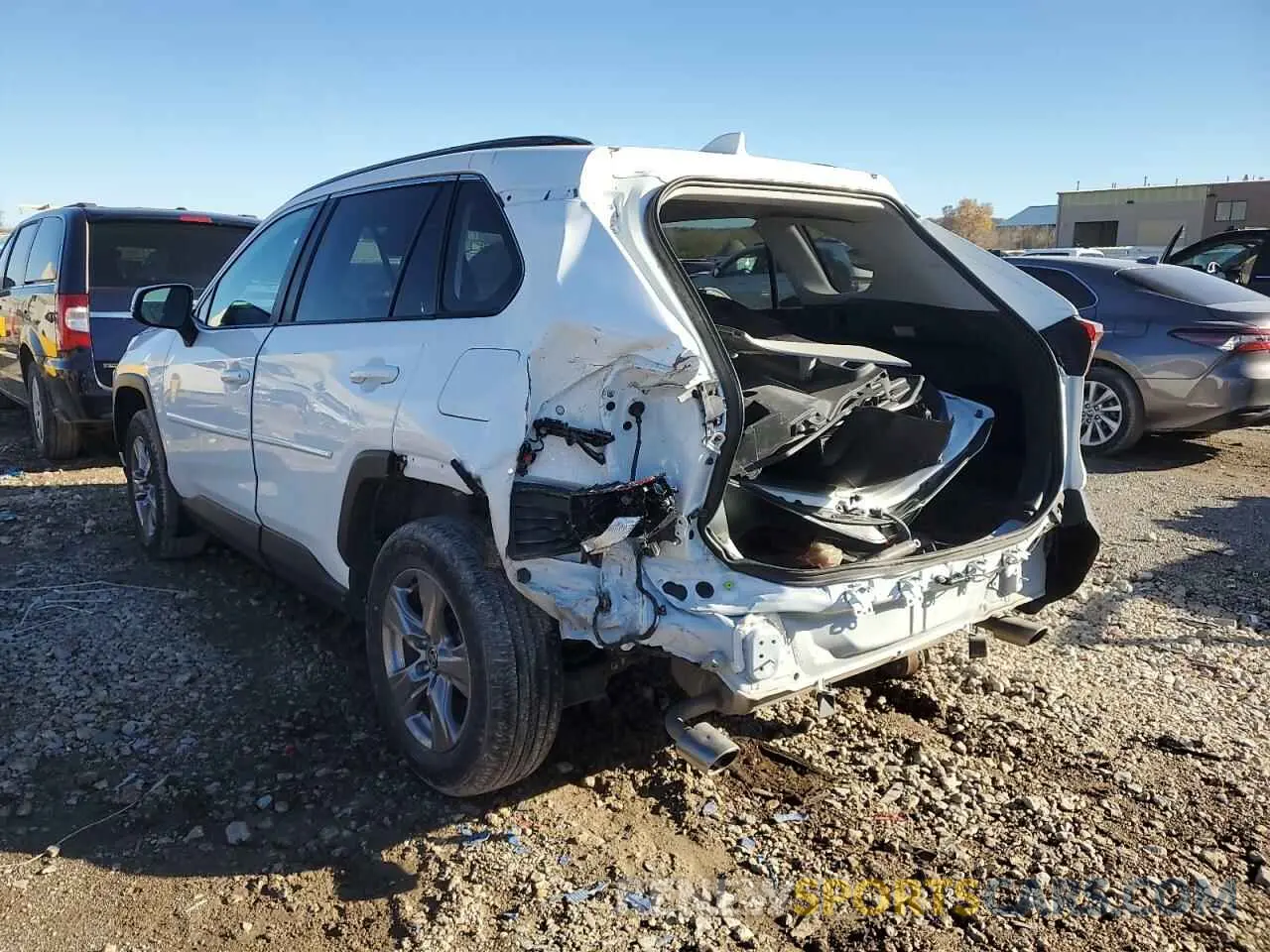 2 Фотография поврежденного автомобиля 2T3P1RFV1RC410982 TOYOTA RAV4 2024
