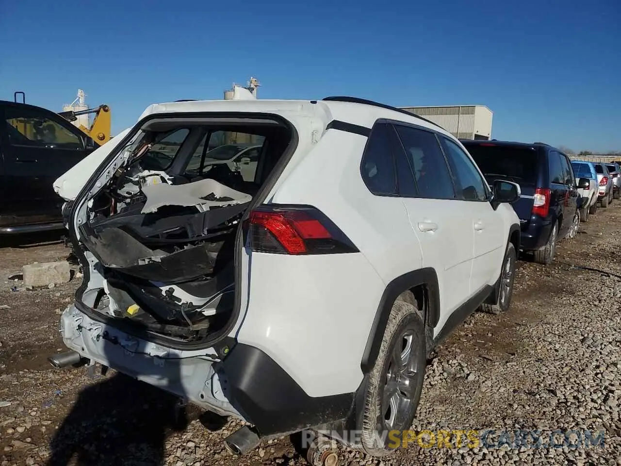 3 Фотография поврежденного автомобиля 2T3P1RFV1RC410982 TOYOTA RAV4 2024