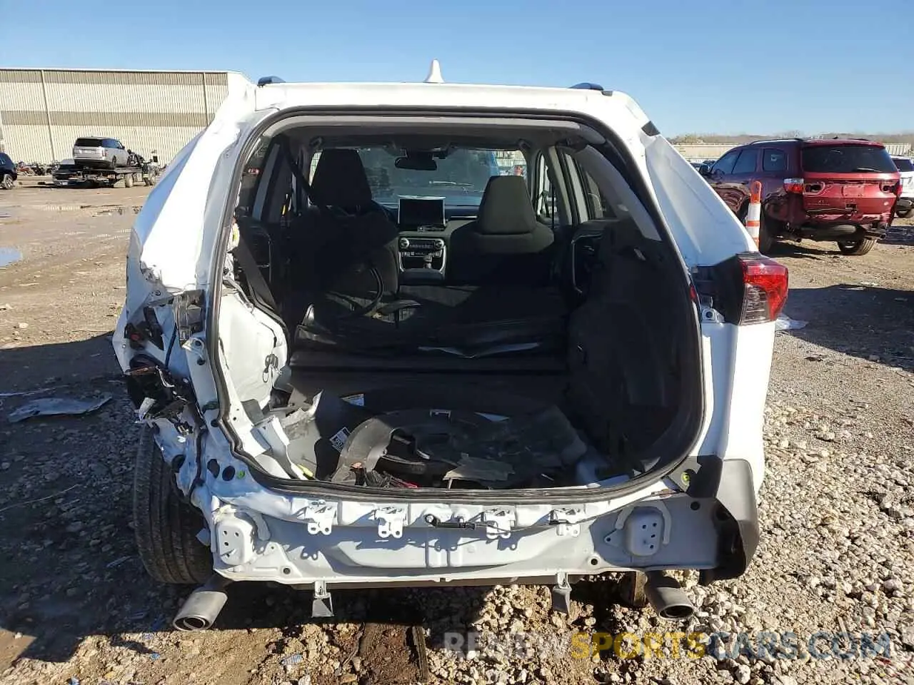 6 Фотография поврежденного автомобиля 2T3P1RFV1RC410982 TOYOTA RAV4 2024