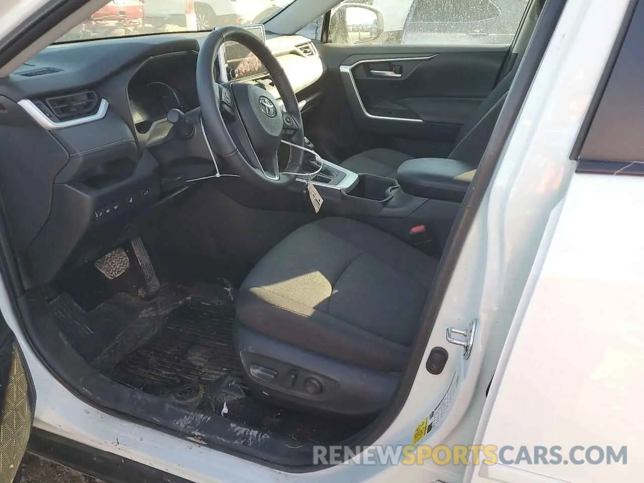 7 Фотография поврежденного автомобиля 2T3P1RFV1RC410982 TOYOTA RAV4 2024