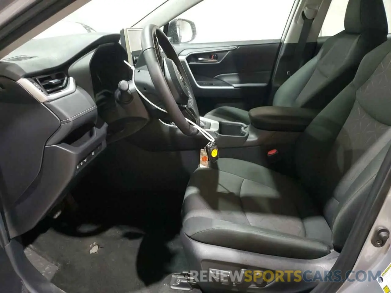 7 Photograph of a damaged car 2T3P1RFV2RC448219 TOYOTA RAV4 2024