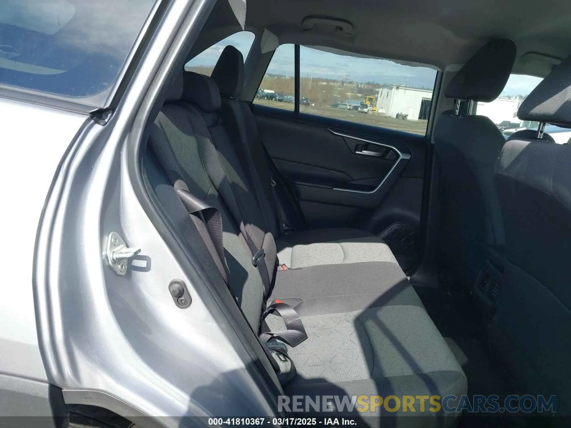 8 Photograph of a damaged car 2T3P1RFV2RC475310 TOYOTA RAV4 2024