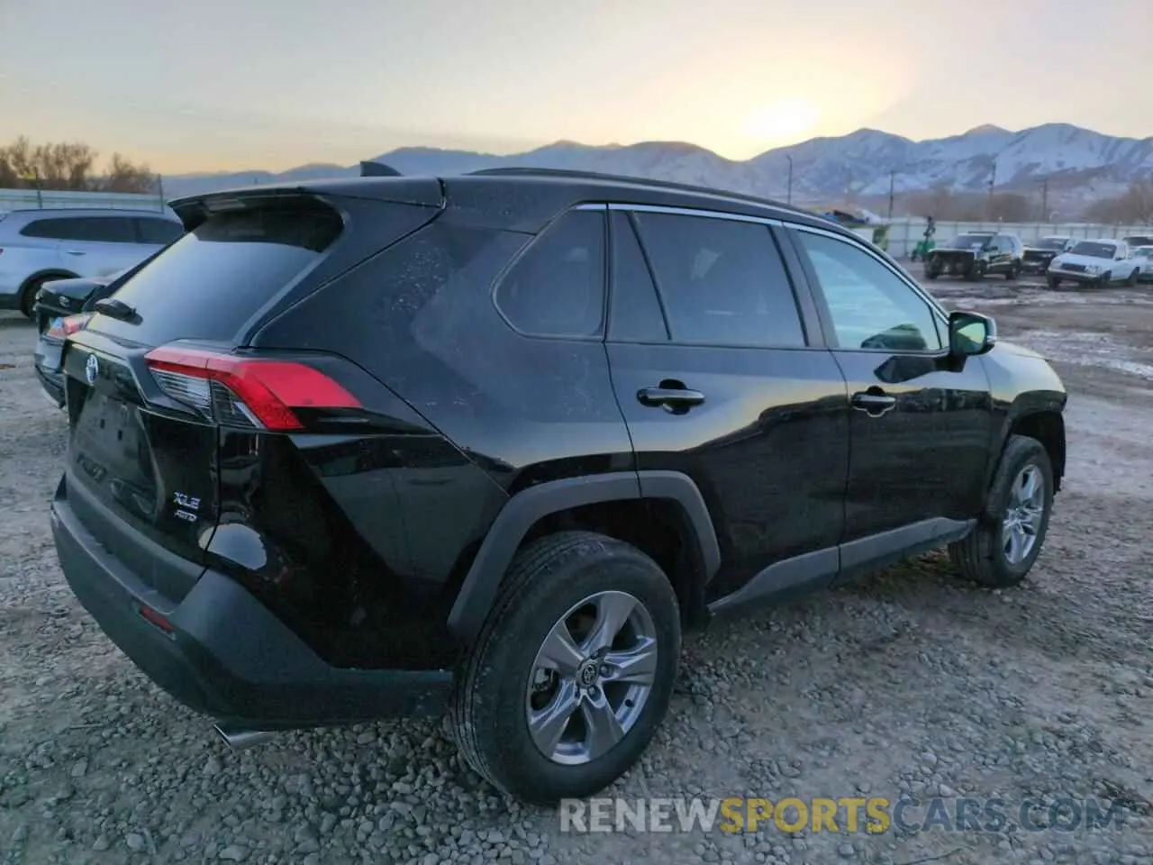 3 Photograph of a damaged car 2T3P1RFV2RW465651 TOYOTA RAV4 2024