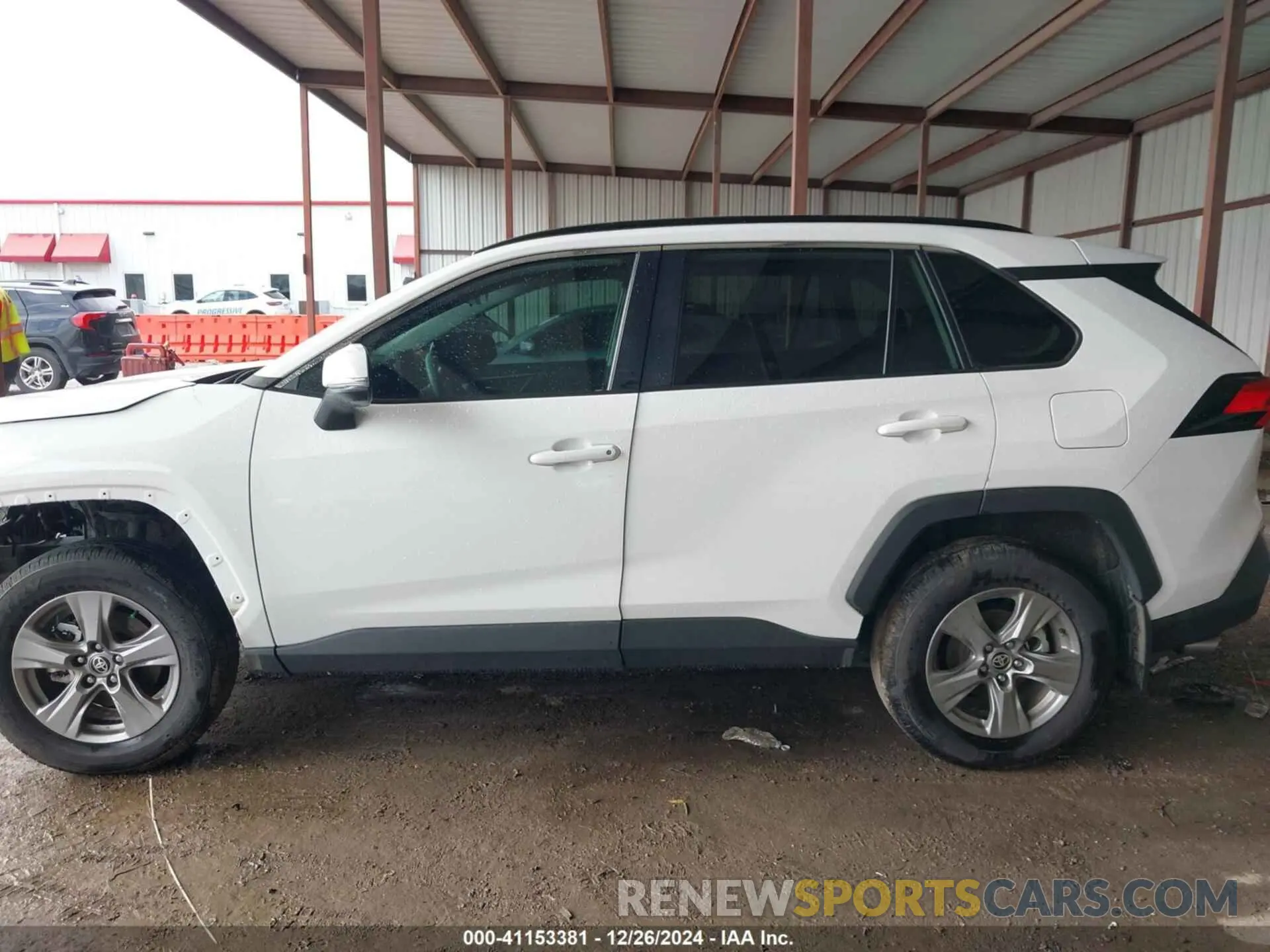 15 Photograph of a damaged car 2T3P1RFV3RC406772 TOYOTA RAV4 2024