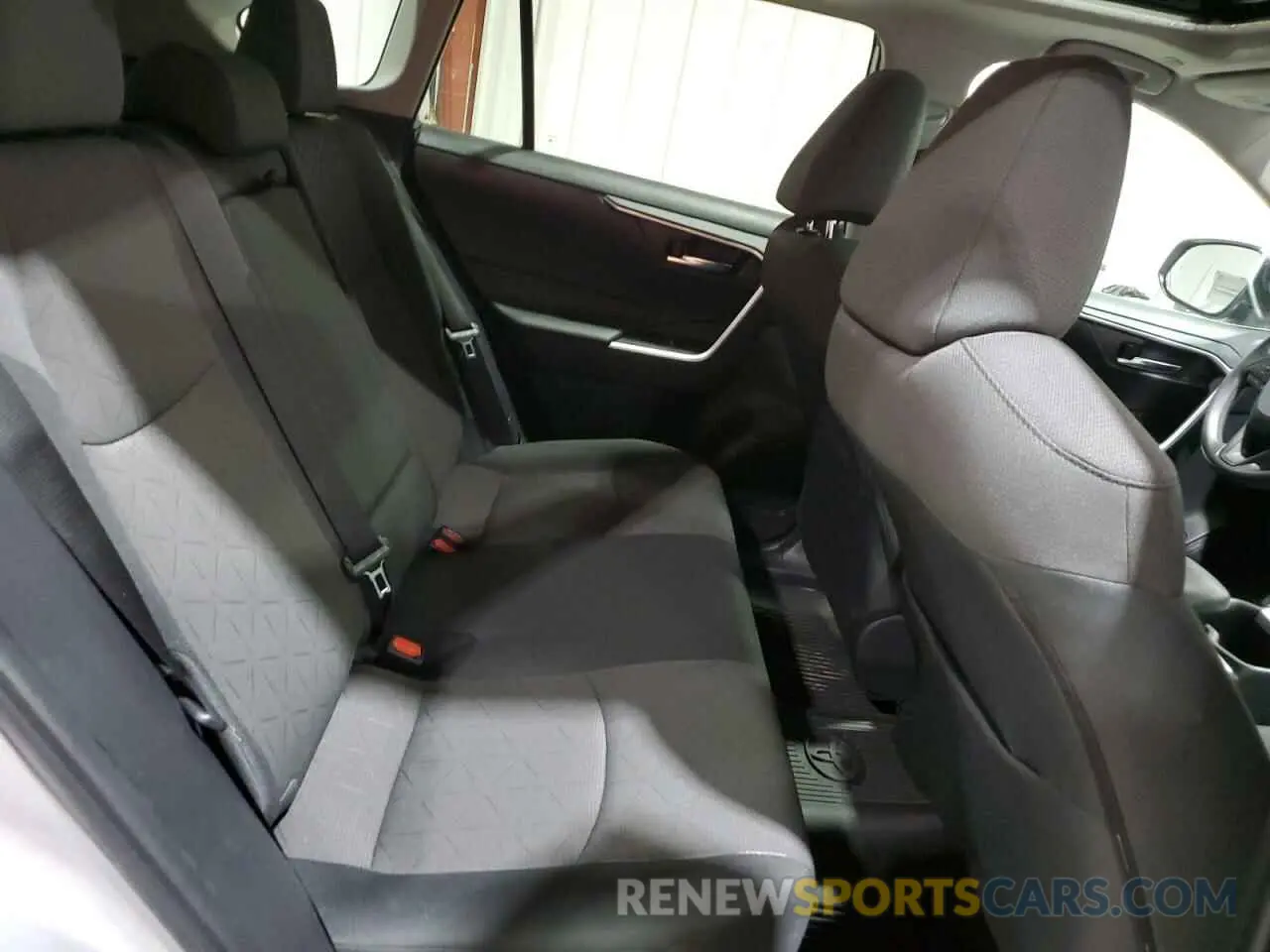 11 Фотография поврежденного автомобиля 2T3P1RFV3RC429632 TOYOTA RAV4 2024