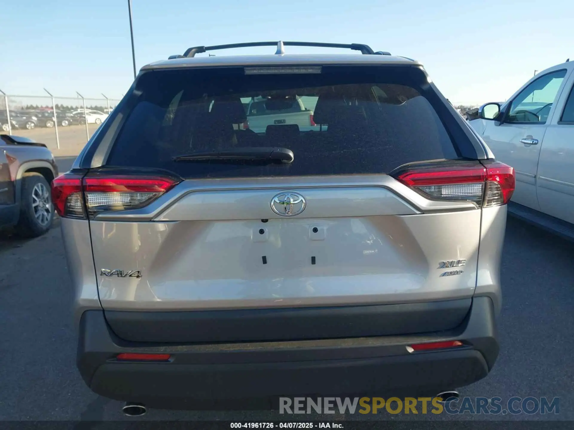 16 Фотография поврежденного автомобиля 2T3P1RFV3RC436273 TOYOTA RAV4 2024