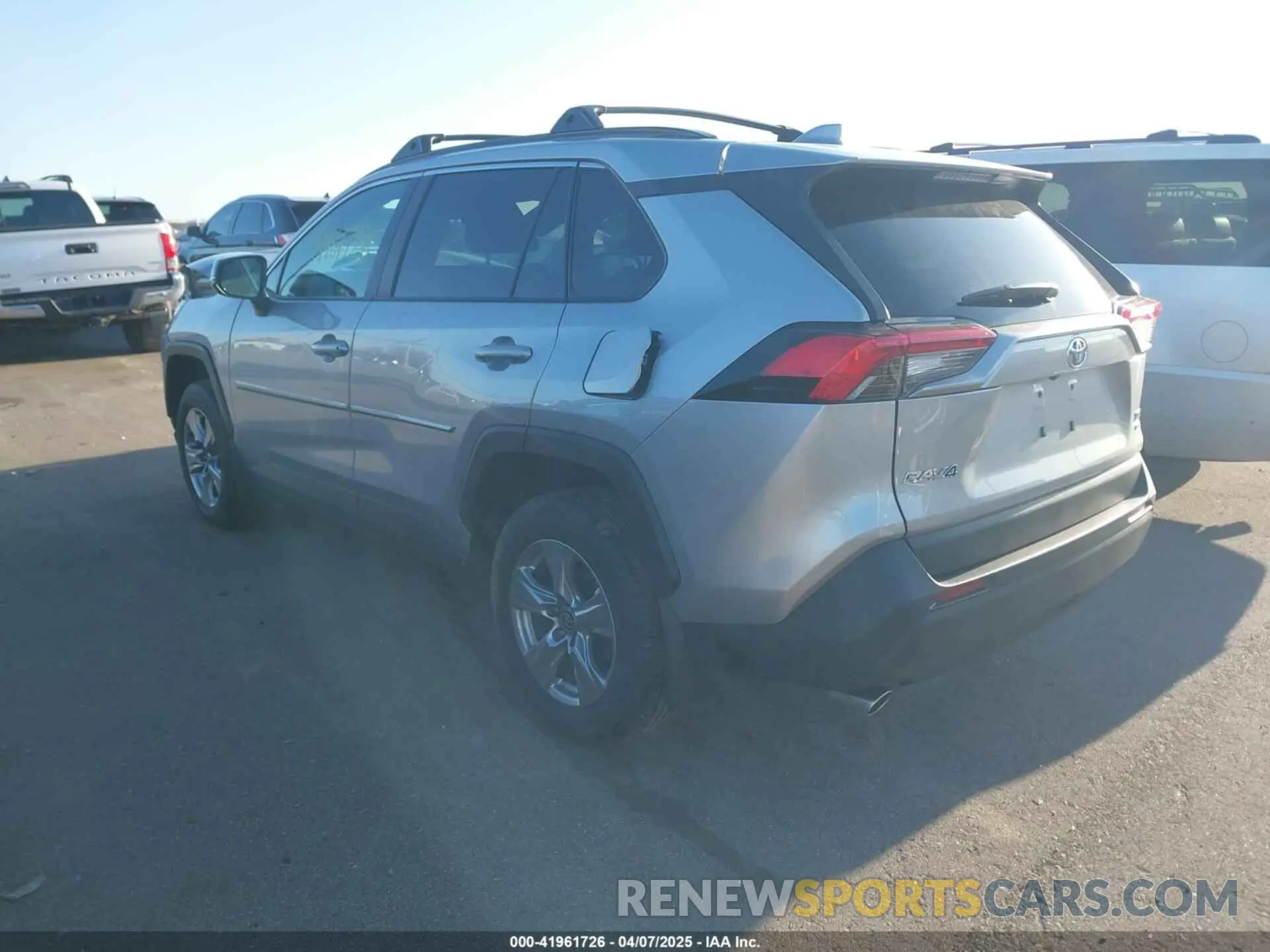 3 Фотография поврежденного автомобиля 2T3P1RFV3RC436273 TOYOTA RAV4 2024