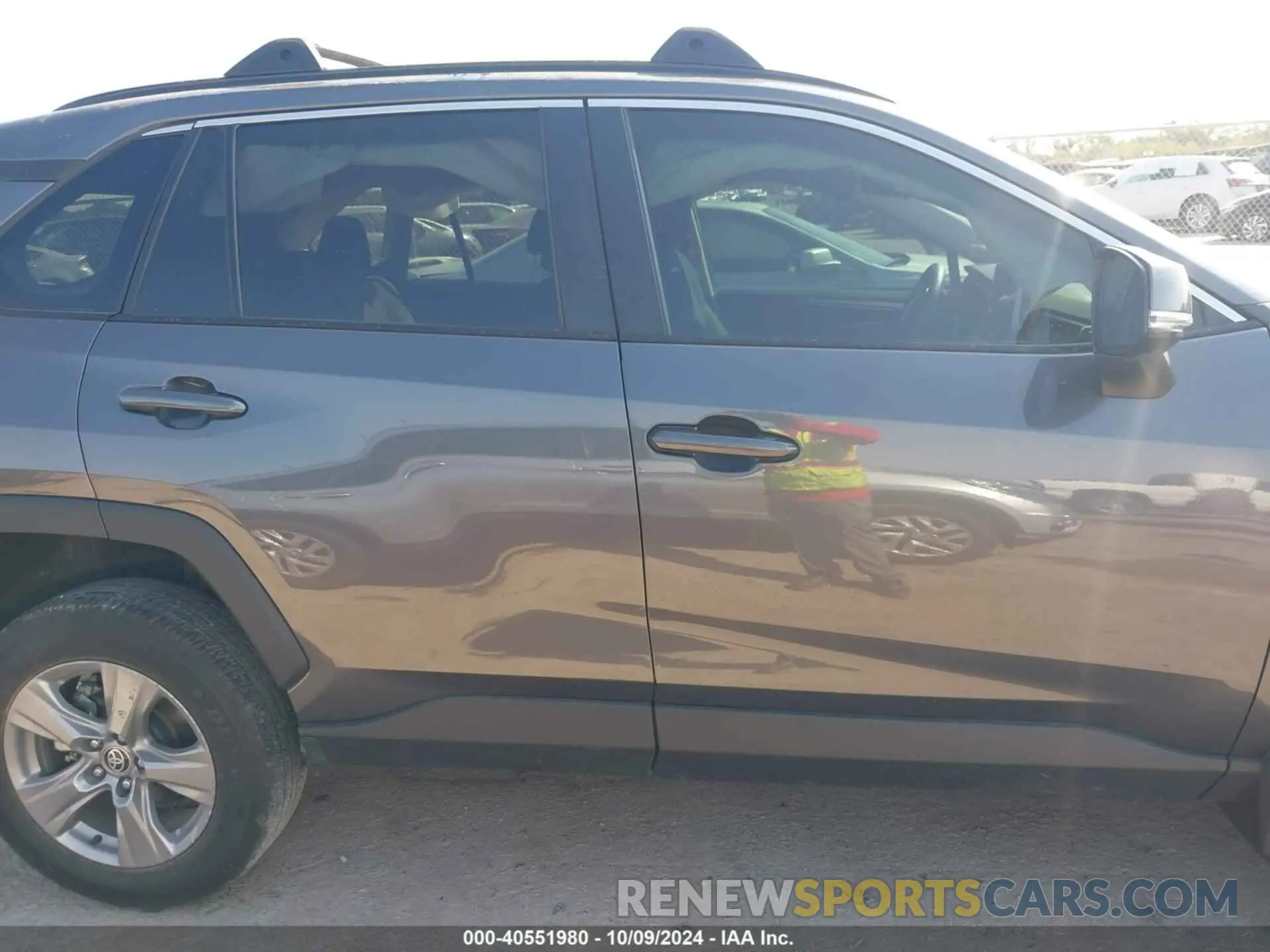 13 Фотография поврежденного автомобиля 2T3P1RFV4RC414850 TOYOTA RAV4 2024