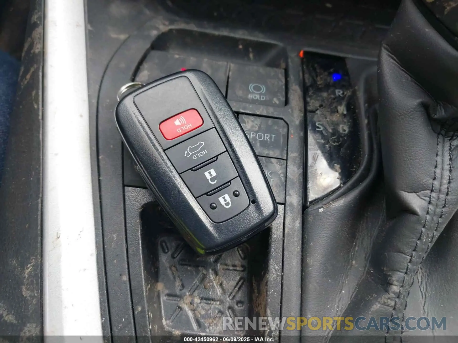 11 Фотография поврежденного автомобиля 2T3P1RFV4RC463790 TOYOTA RAV4 2024