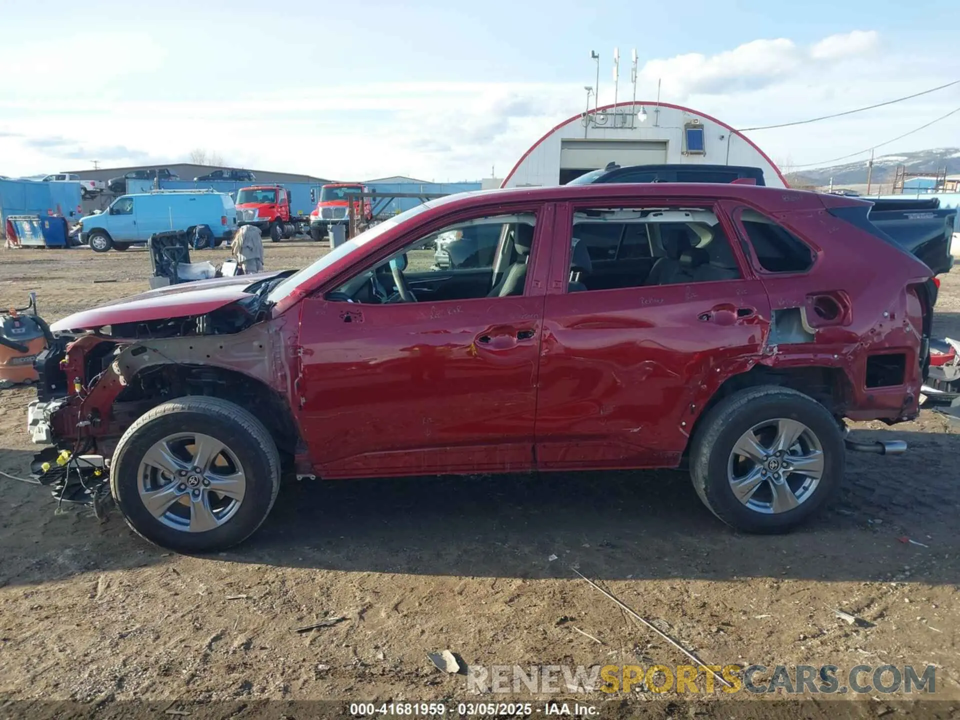 15 Photograph of a damaged car 2T3P1RFV4RW414913 TOYOTA RAV4 2024