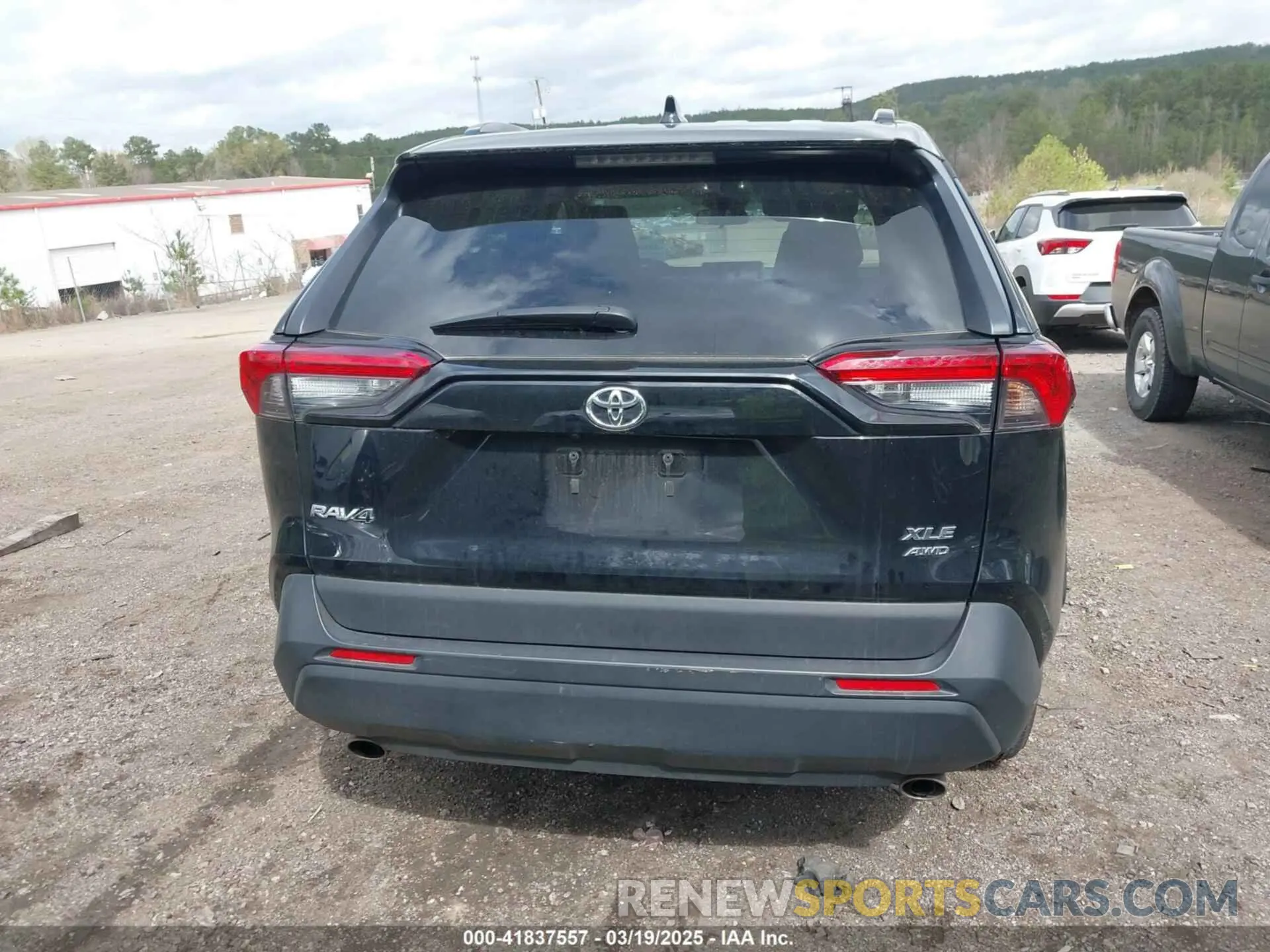 16 Photograph of a damaged car 2T3P1RFV4RW427662 TOYOTA RAV4 2024