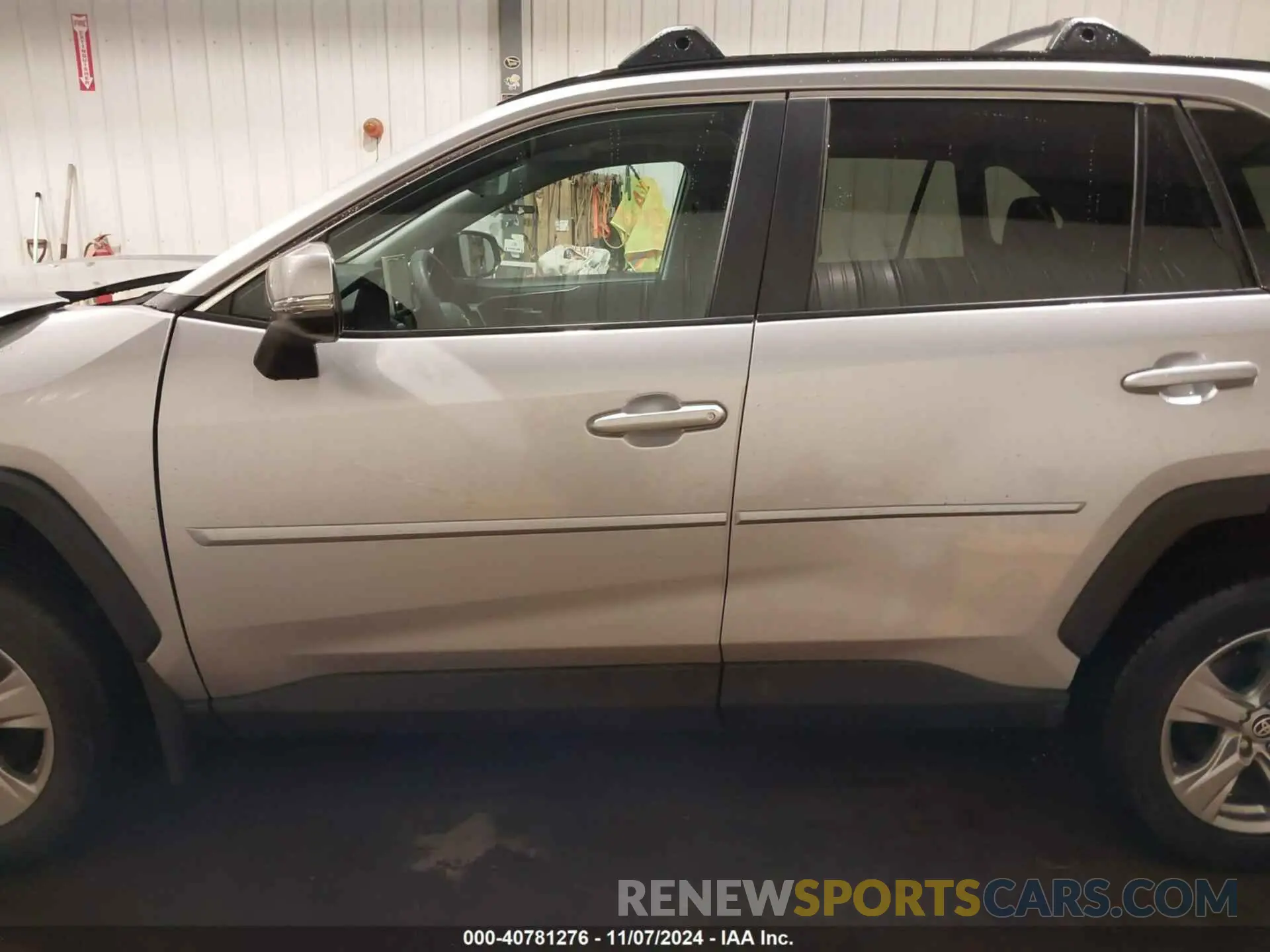 15 Photograph of a damaged car 2T3P1RFV5RC438445 TOYOTA RAV4 2024