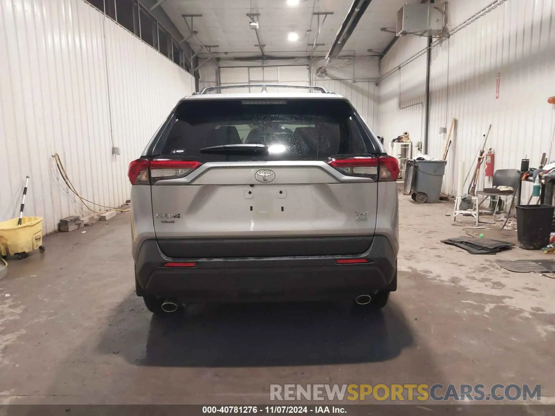 17 Photograph of a damaged car 2T3P1RFV5RC438445 TOYOTA RAV4 2024