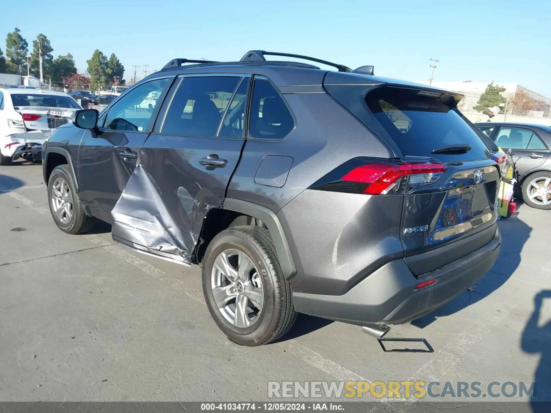 3 Photograph of a damaged car 2T3P1RFV5RC457402 TOYOTA RAV4 2024