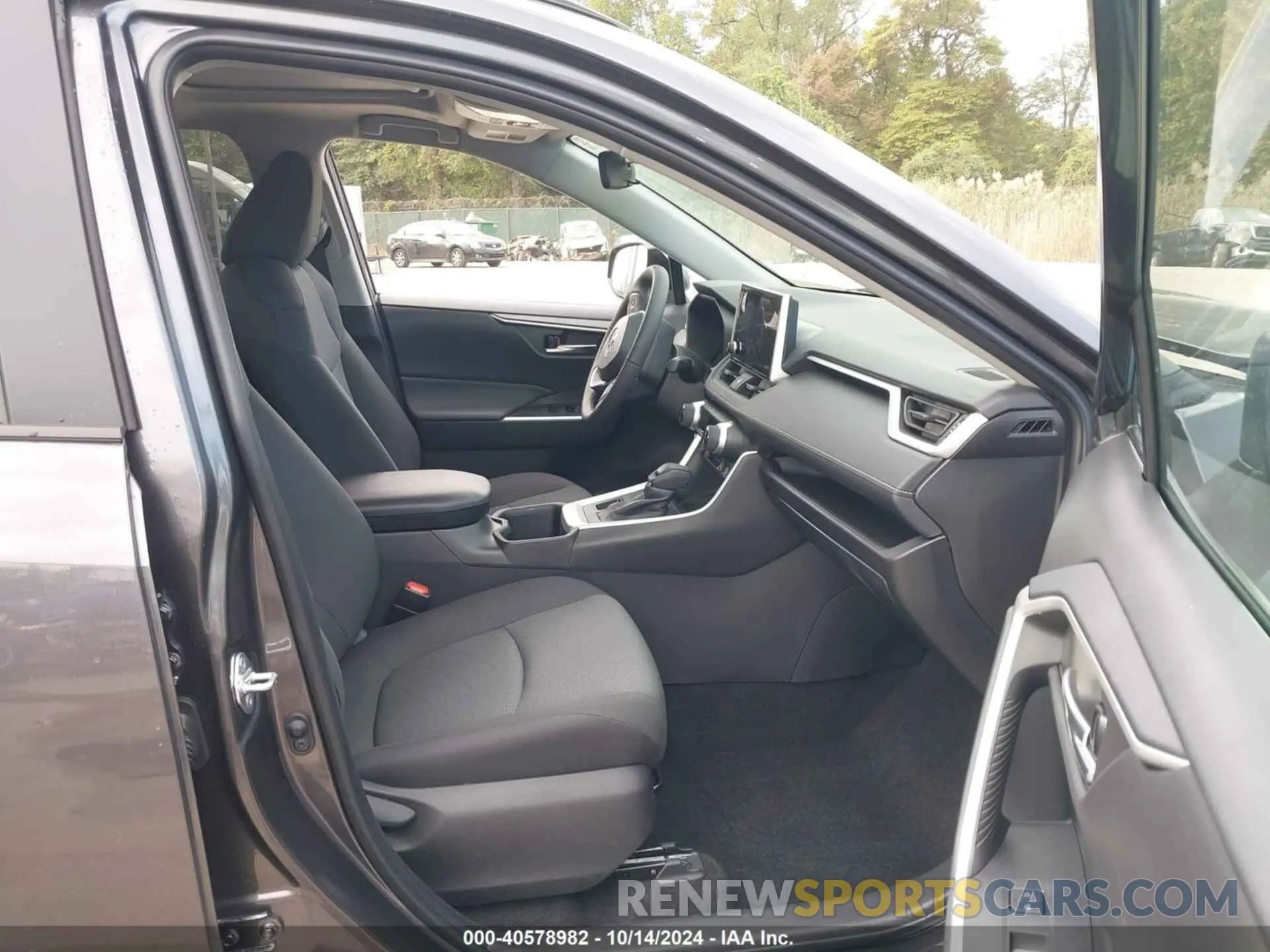 5 Photograph of a damaged car 2T3P1RFV5RC465239 TOYOTA RAV4 2024