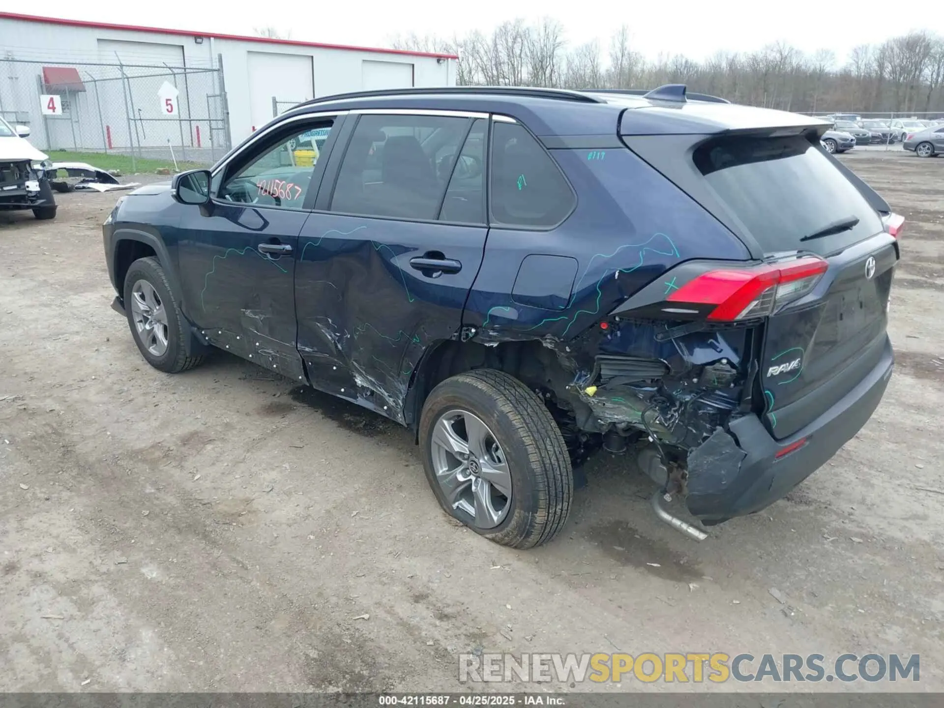 3 Фотография поврежденного автомобиля 2T3P1RFV5RW467555 TOYOTA RAV4 2024