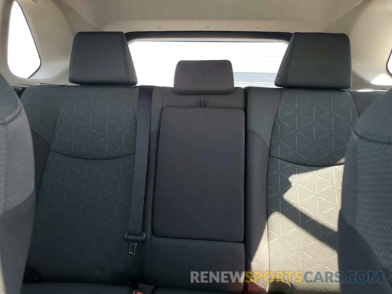 10 Фотография поврежденного автомобиля 2T3P1RFV5RW490480 TOYOTA RAV4 2024