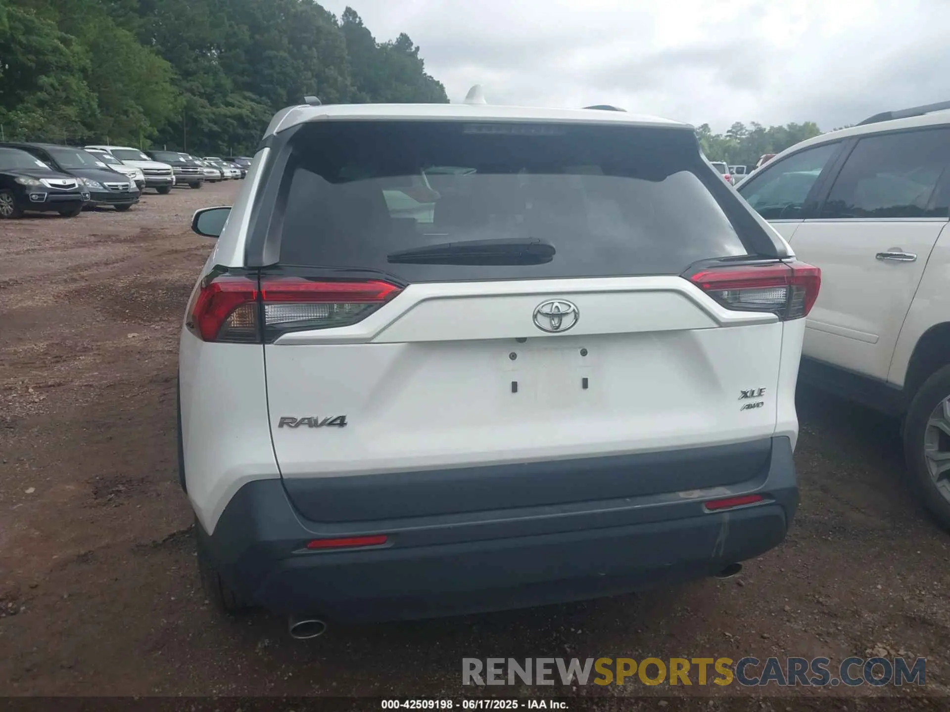 16 Photograph of a damaged car 2T3P1RFV7RC411358 TOYOTA RAV4 2024