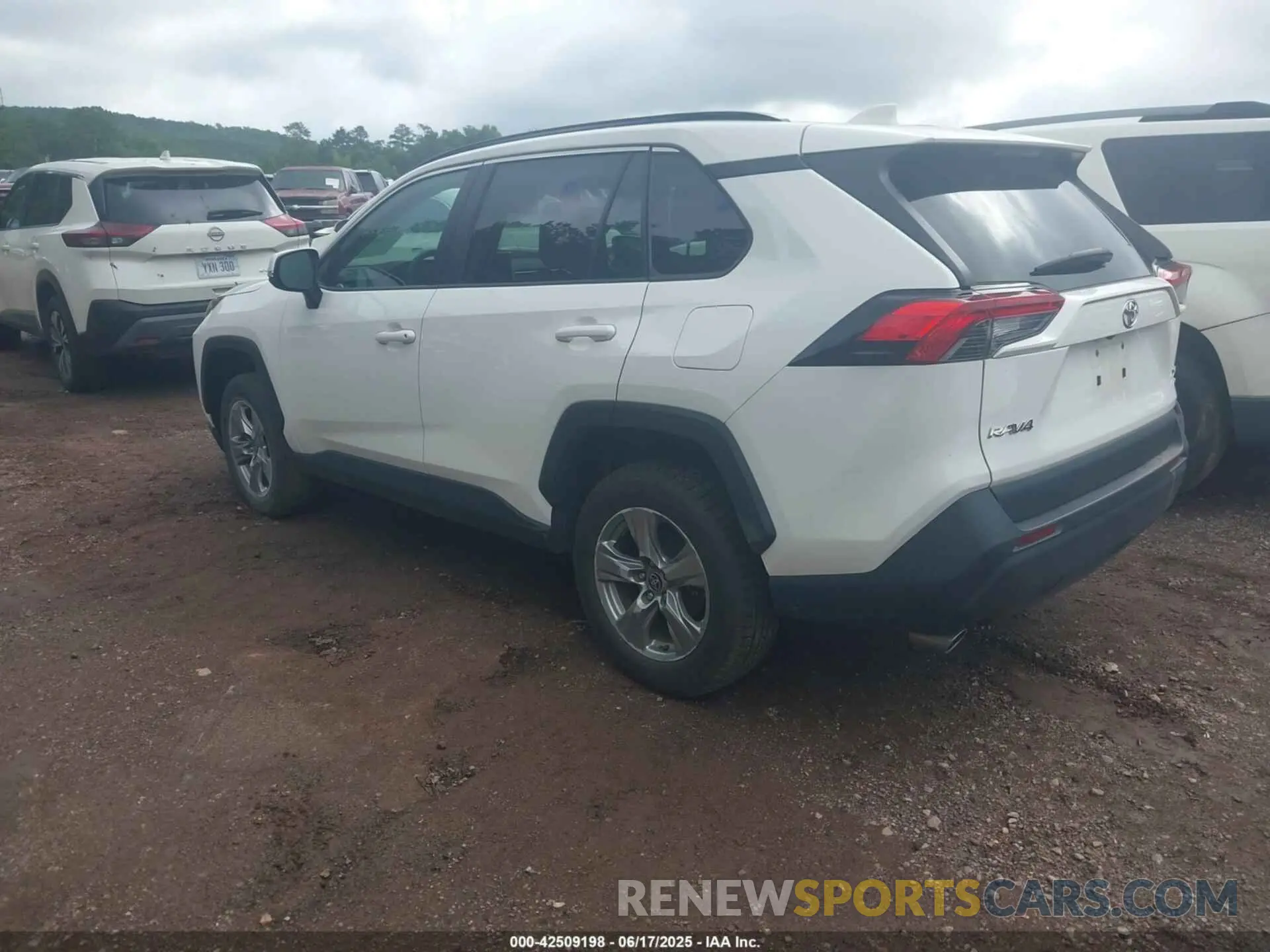 3 Photograph of a damaged car 2T3P1RFV7RC411358 TOYOTA RAV4 2024