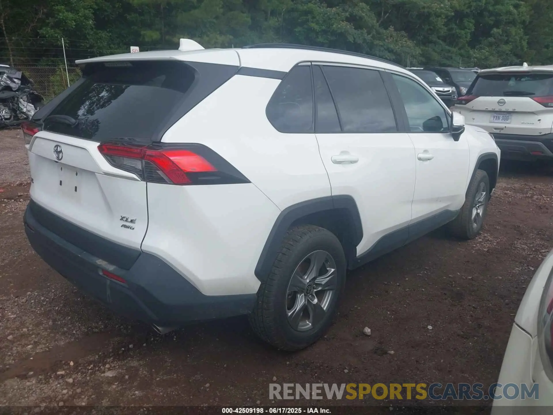 4 Photograph of a damaged car 2T3P1RFV7RC411358 TOYOTA RAV4 2024