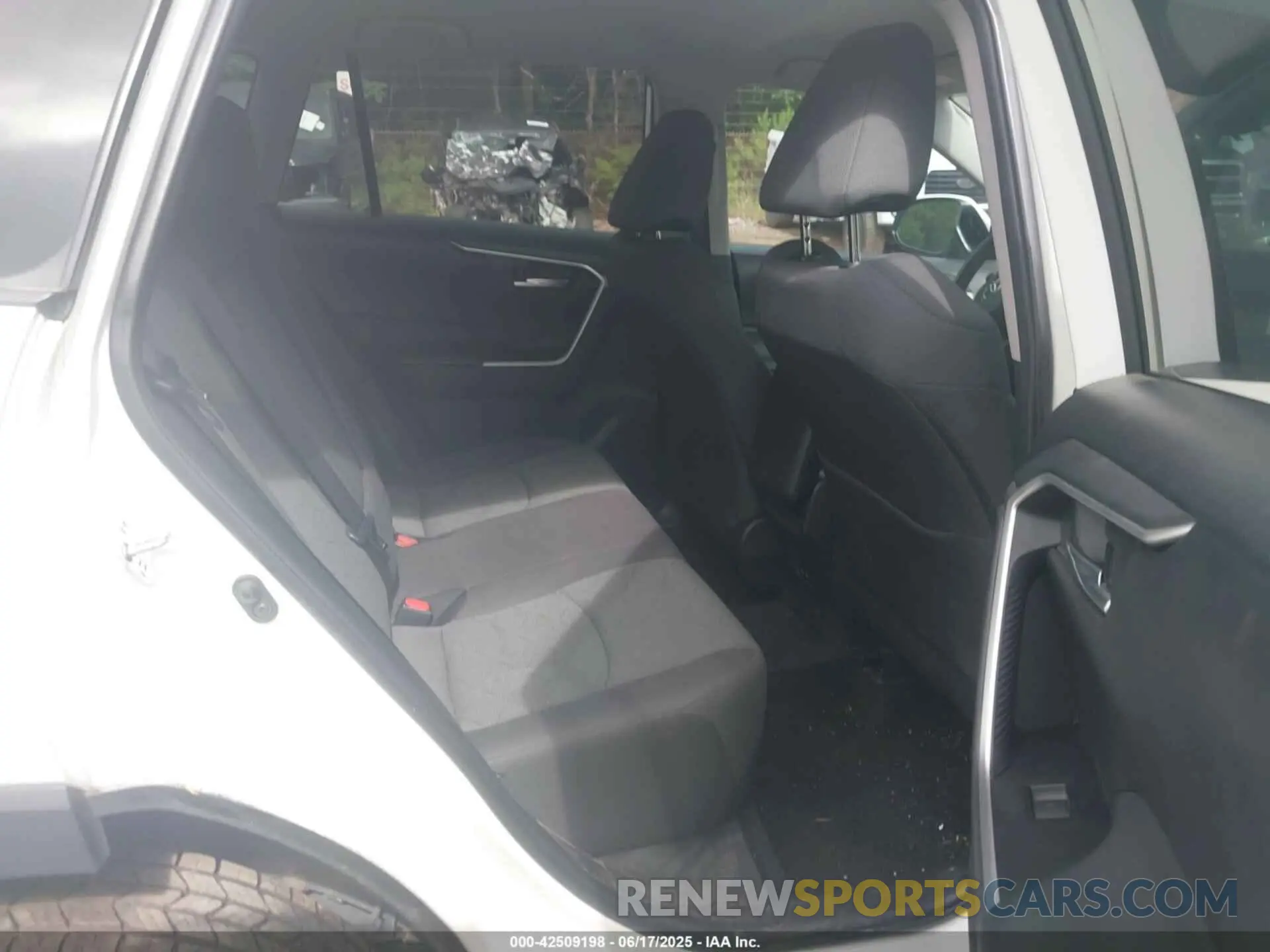 8 Photograph of a damaged car 2T3P1RFV7RC411358 TOYOTA RAV4 2024
