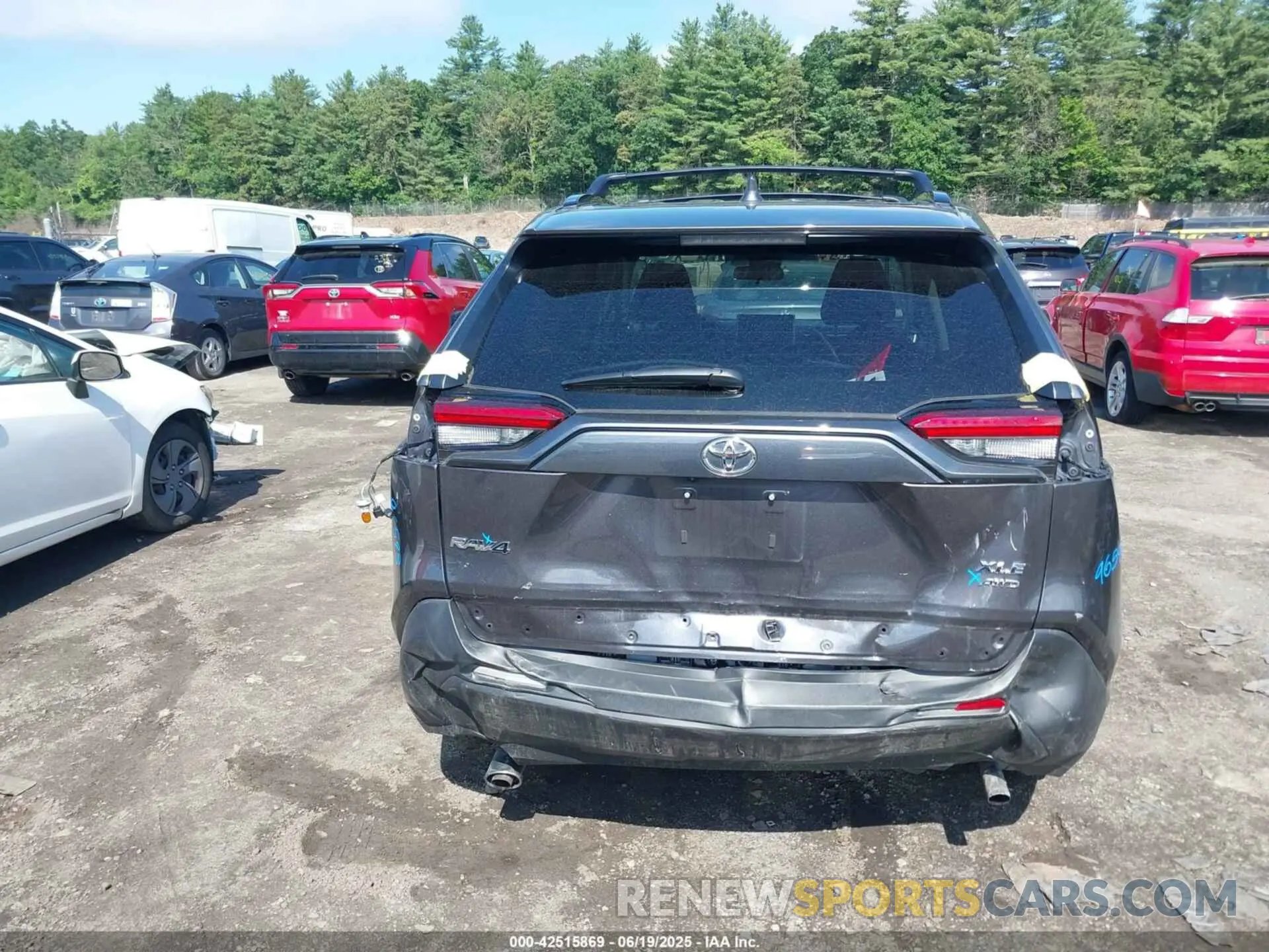 17 Photograph of a damaged car 2T3P1RFV7RC464755 TOYOTA RAV4 2024