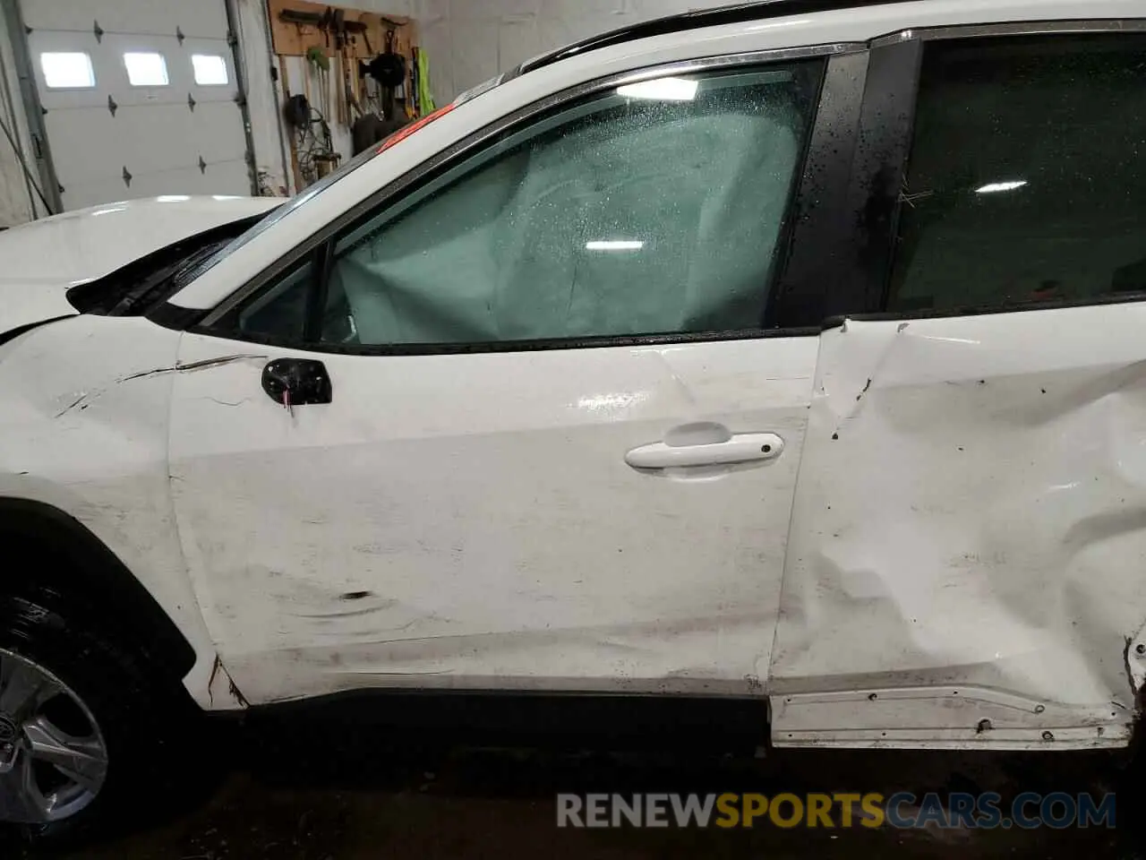 7 Photograph of a damaged car 2T3P1RFV7RW413268 TOYOTA RAV4 2024