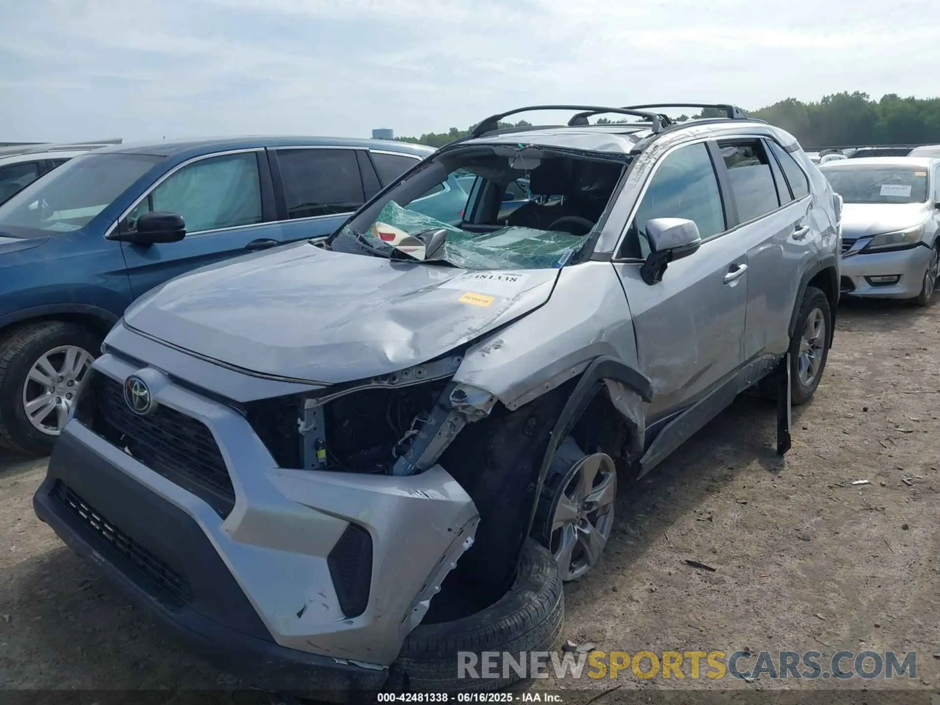 11 Photograph of a damaged car 2T3P1RFV8RC433921 TOYOTA RAV4 2024