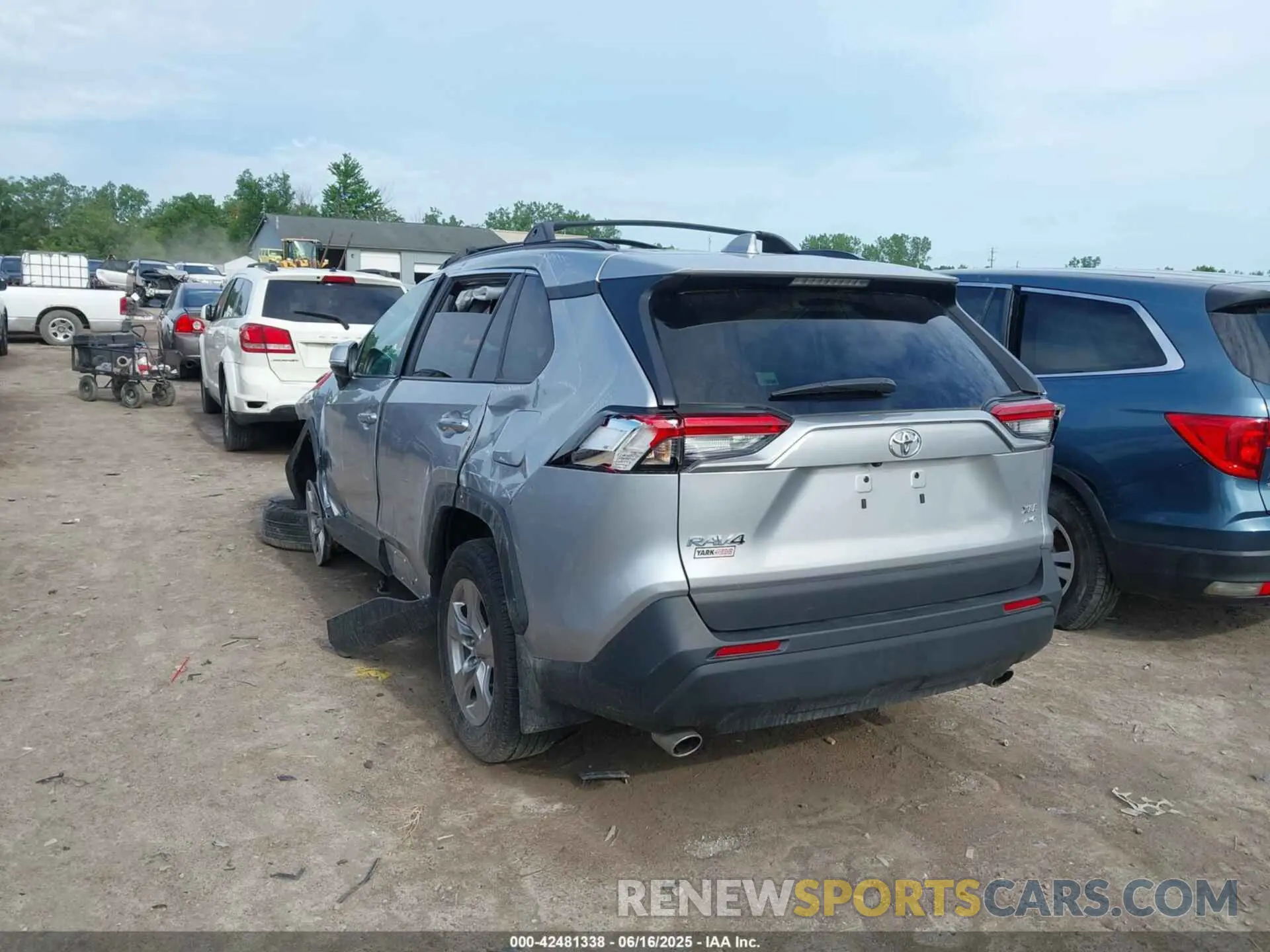 3 Photograph of a damaged car 2T3P1RFV8RC433921 TOYOTA RAV4 2024