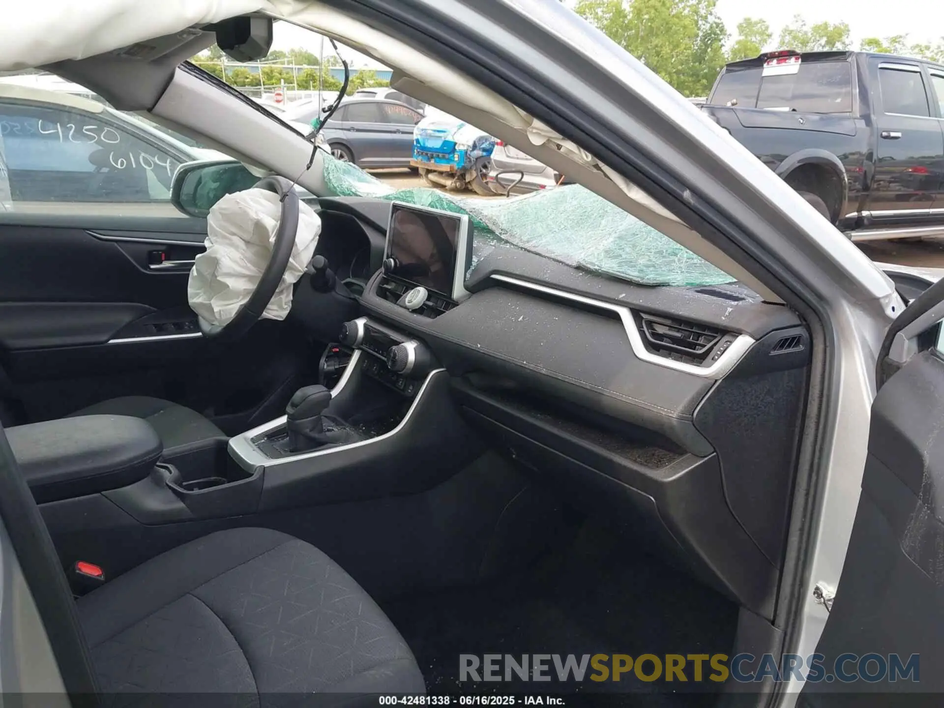 5 Photograph of a damaged car 2T3P1RFV8RC433921 TOYOTA RAV4 2024