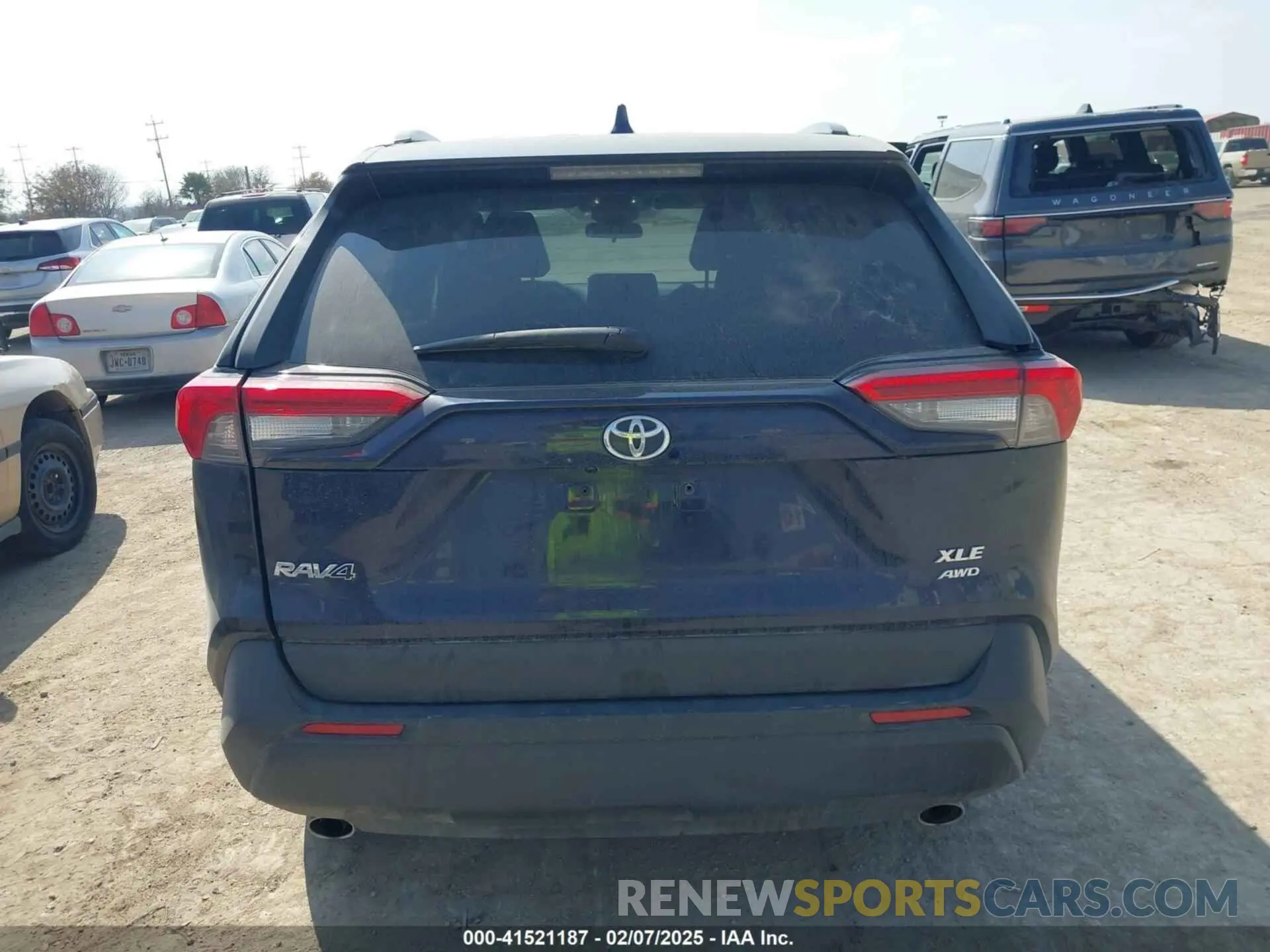 16 Photograph of a damaged car 2T3P1RFV9RW456252 TOYOTA RAV4 2024
