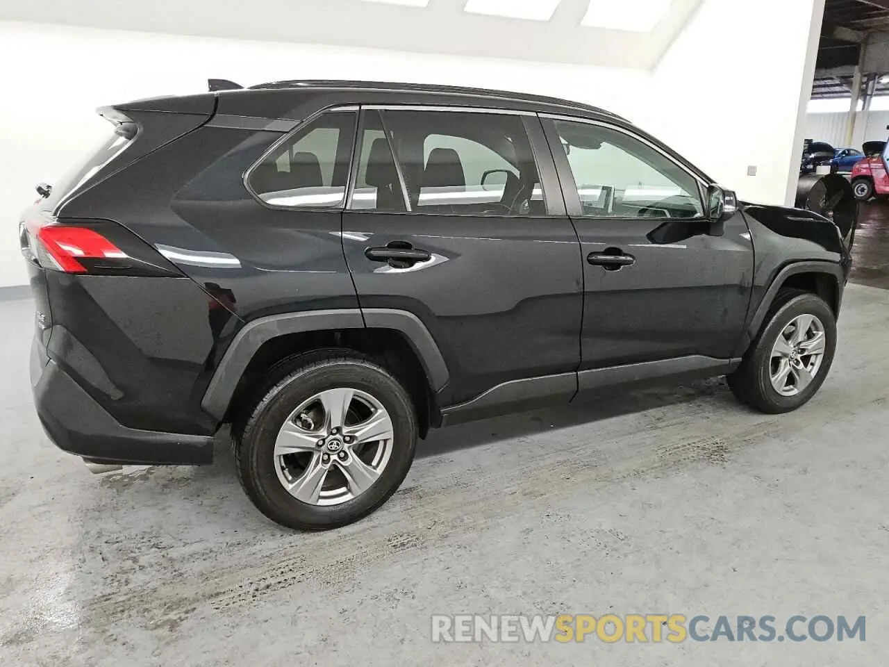 3 Фотография поврежденного автомобиля 2T3P1RFVXRW419789 TOYOTA RAV4 2024