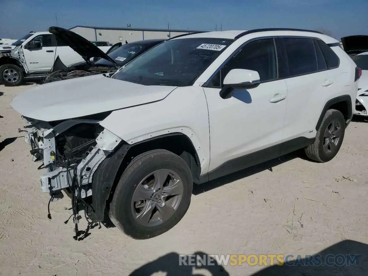 1 Photograph of a damaged car 2T3RWRFV1RW237618 TOYOTA RAV4 2024