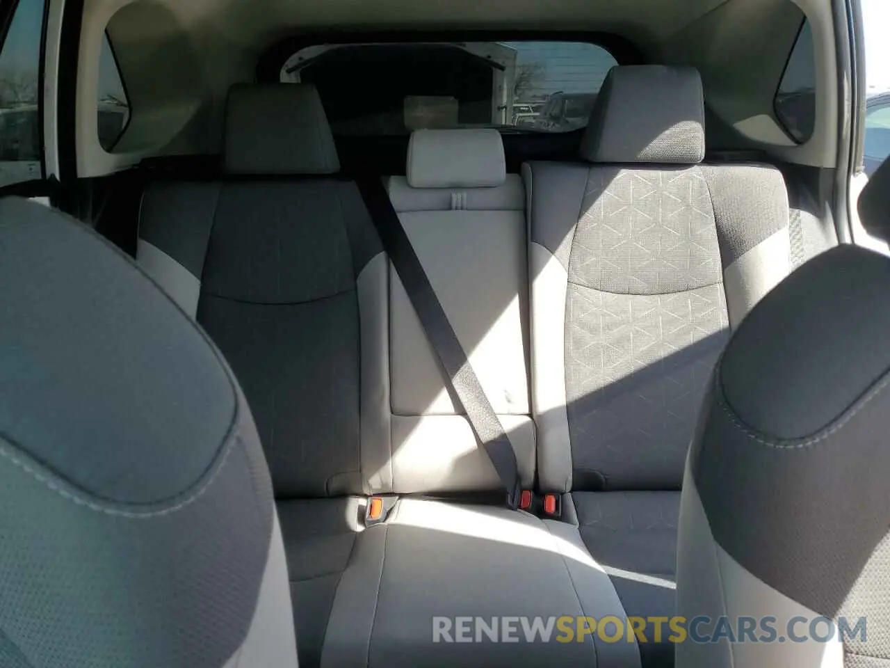 10 Photograph of a damaged car 2T3RWRFV1RW237618 TOYOTA RAV4 2024