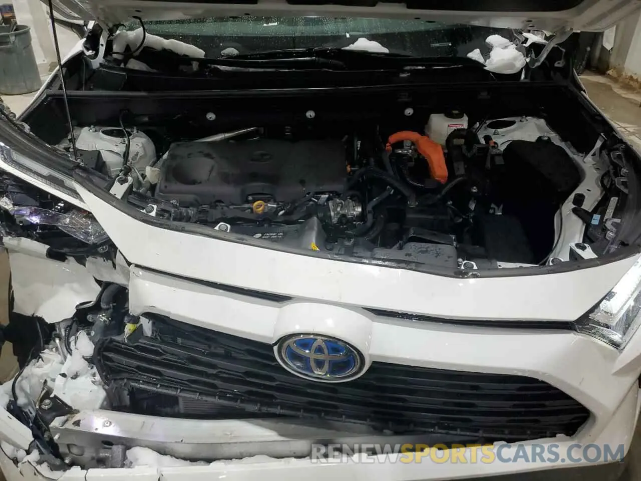 12 Photograph of a damaged car 2T3RWRFV2RW204577 TOYOTA RAV4 2024