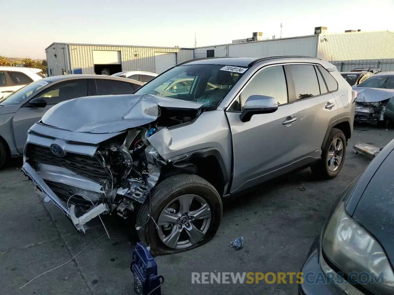 1 Фотография поврежденного автомобиля 2T3RWRFV3RW210162 TOYOTA RAV4 2024