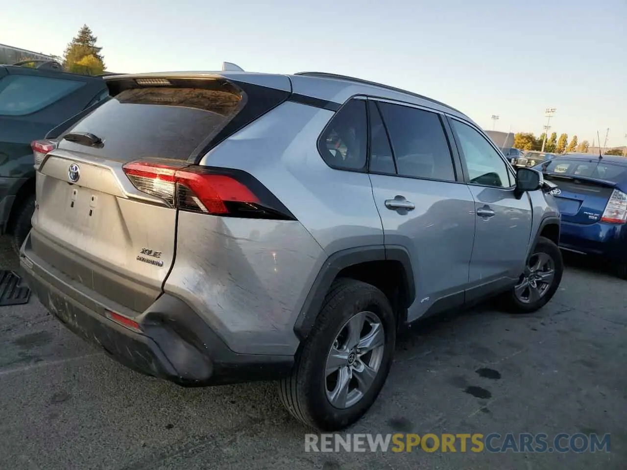 3 Фотография поврежденного автомобиля 2T3RWRFV3RW210162 TOYOTA RAV4 2024