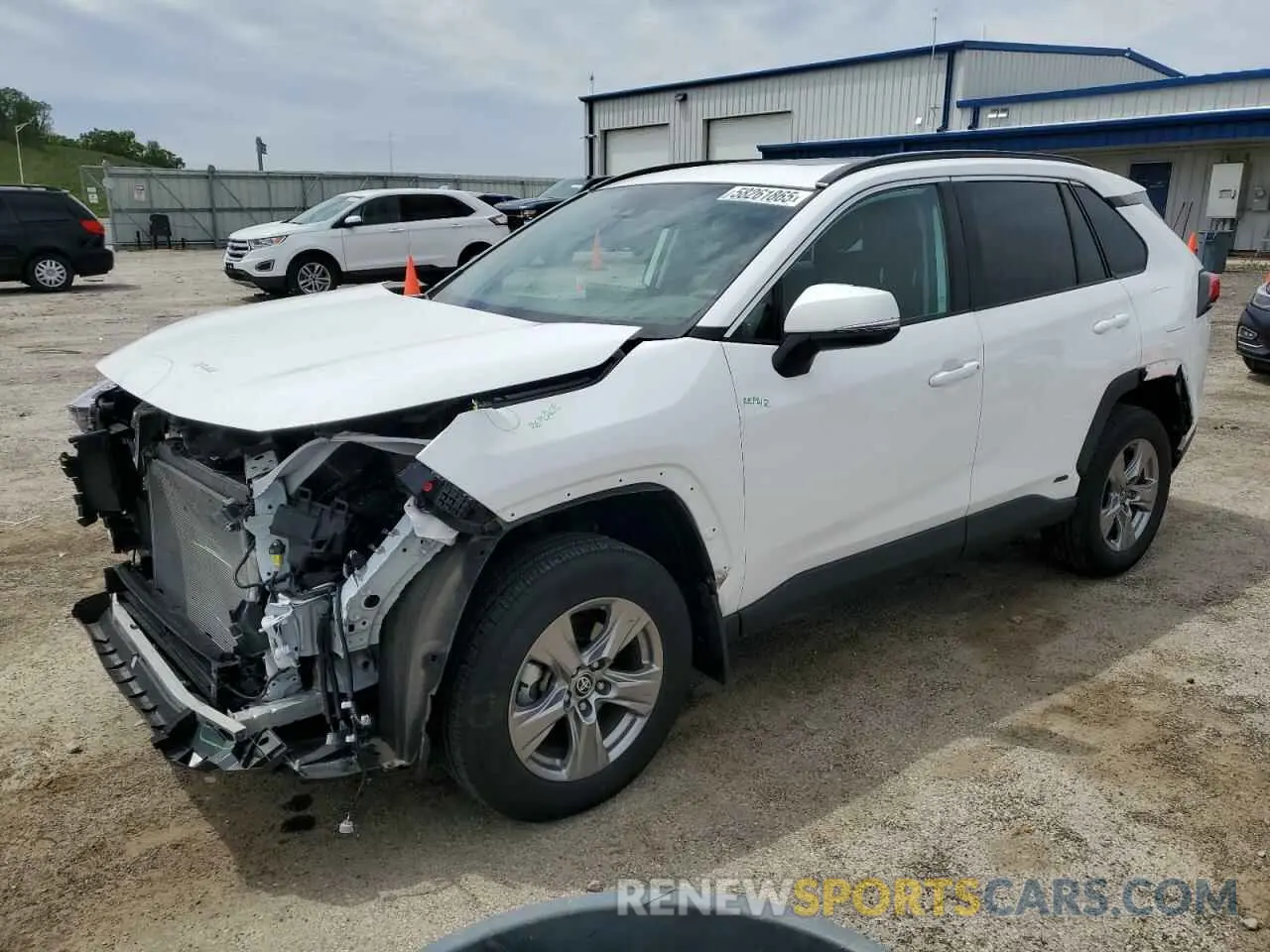 1 Photograph of a damaged car 2T3RWRFV4RW203527 TOYOTA RAV4 2024