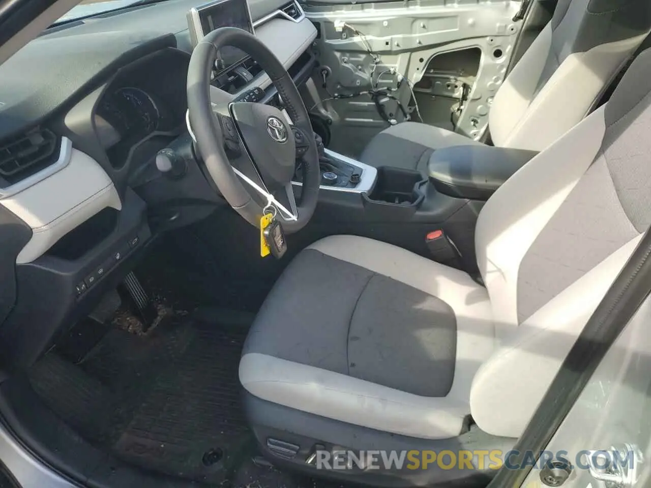 7 Фотография поврежденного автомобиля 2T3RWRFV5RW233152 TOYOTA RAV4 2024