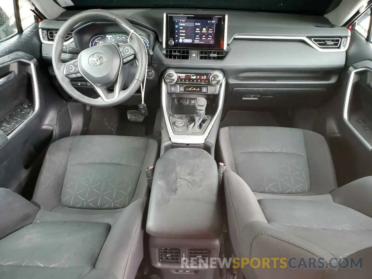 8 Photograph of a damaged car 2T3RWRFV6RW189291 TOYOTA RAV4 2024