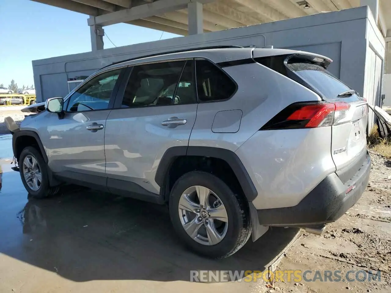 2 Фотография поврежденного автомобиля 2T3RWRFV6RW202332 TOYOTA RAV4 2024